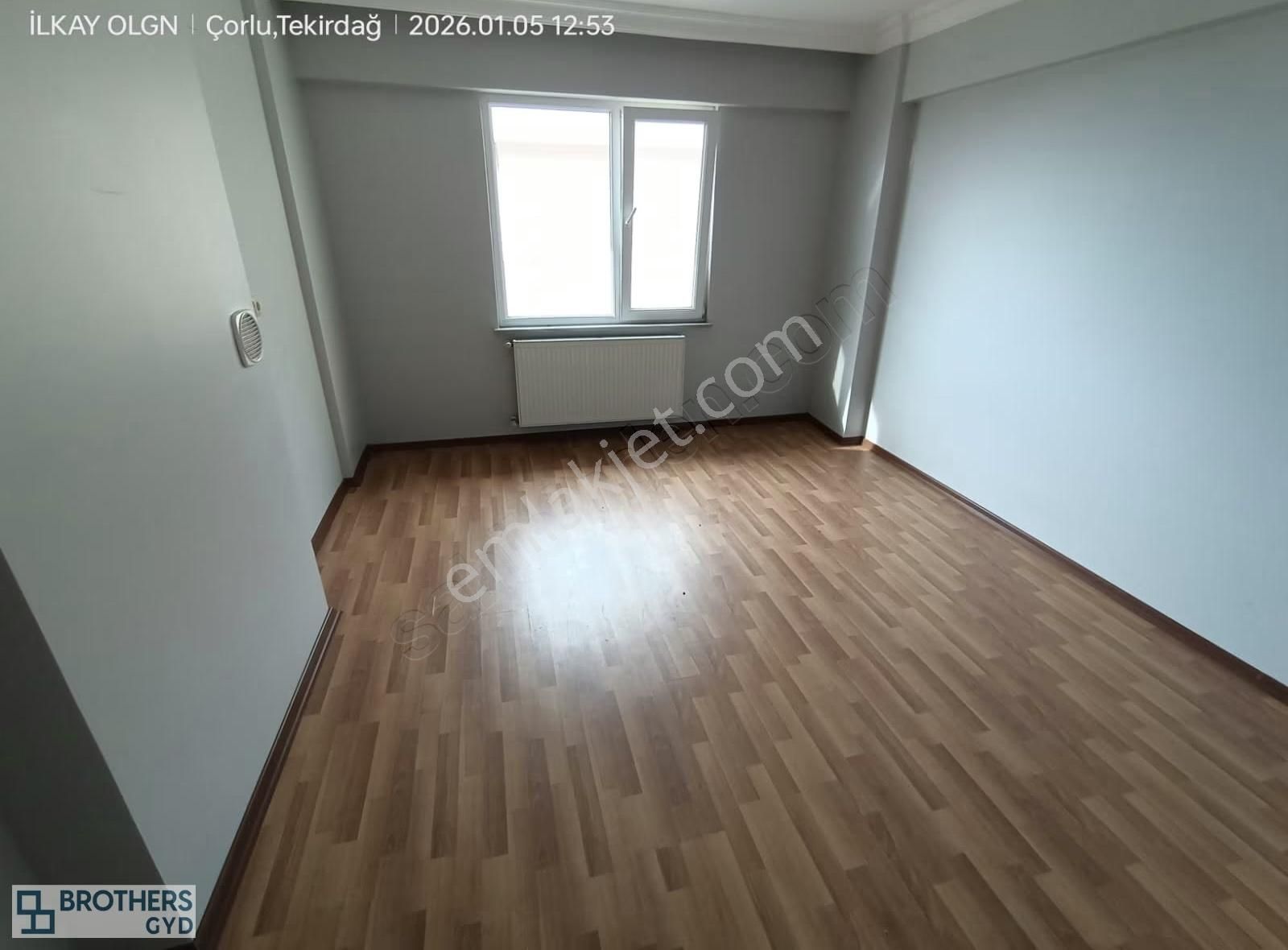 Brothersdan Askentte 18 Yaşında 110m2 2+1 Satılık Daire - Görsel 10