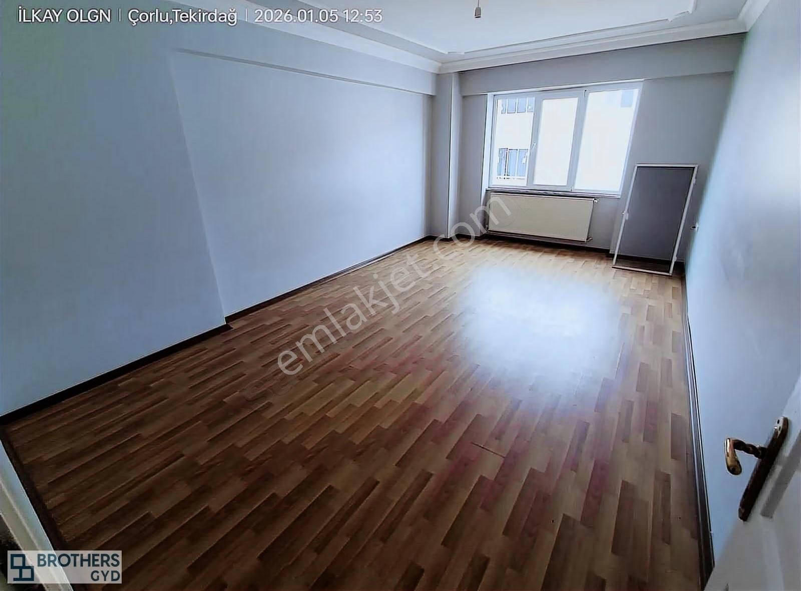 Brothersdan Askentte 18 Yaşında 110m2 2+1 Satılık Daire - Görsel 6