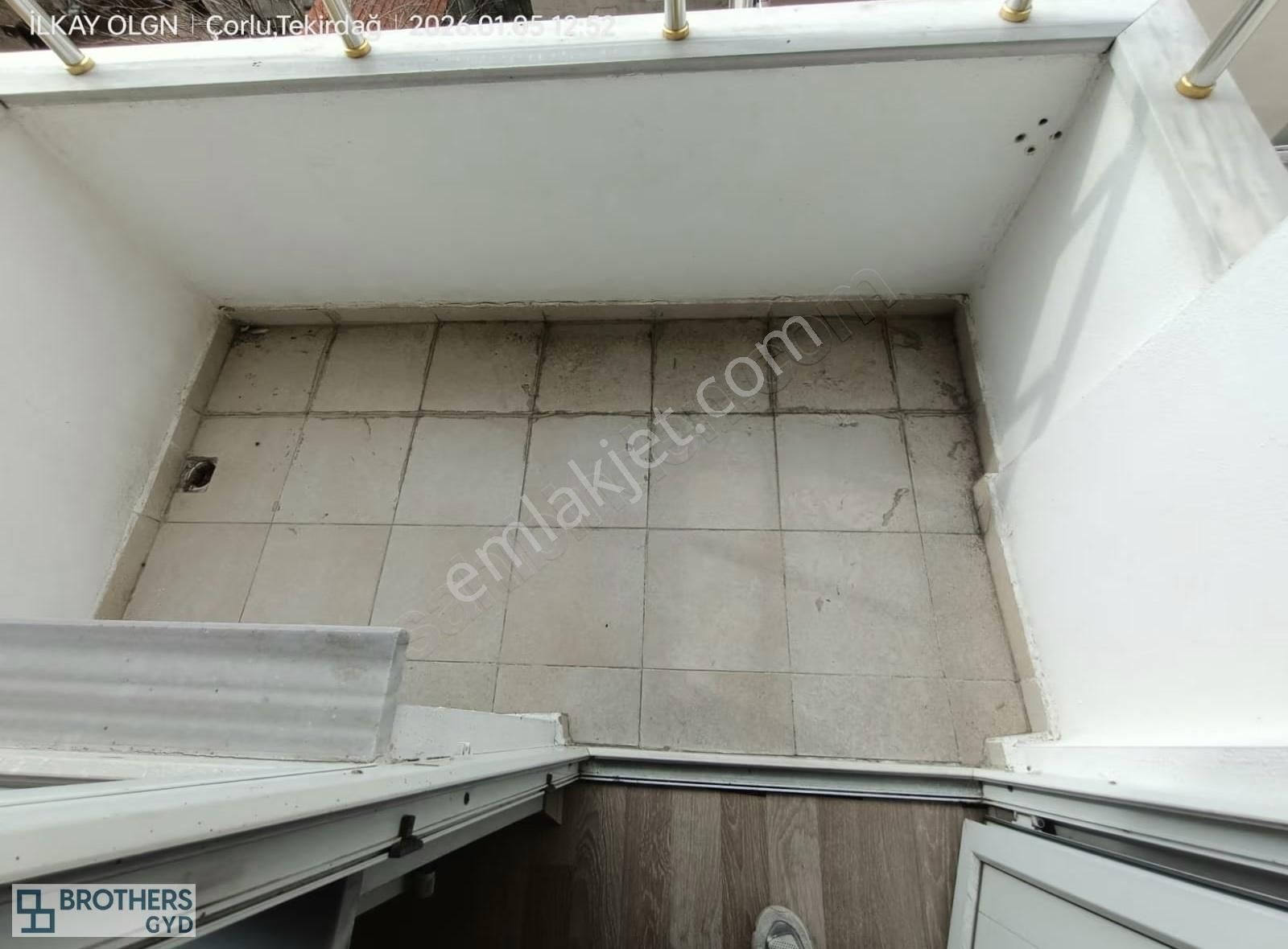 Brothersdan Askentte 18 Yaşında 110m2 2+1 Satılık Daire - Görsel 15