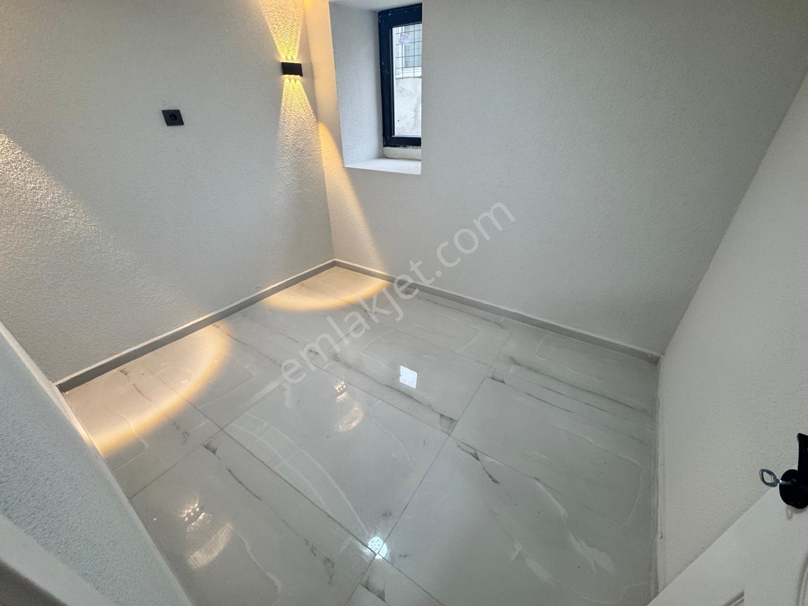 Akçay Kızılkeçili Köy Meydan Da Satılık 1+1 Bahçeli Köy Evi - Görsel 4