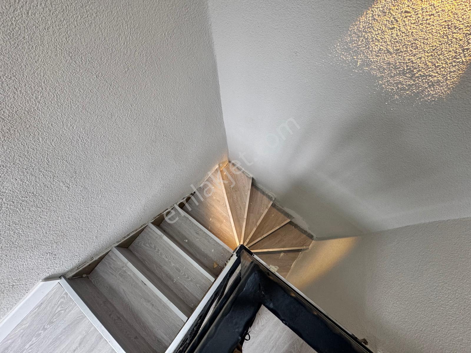 Akçay Kızılkeçili Köy Meydan Da Satılık 1+1 Bahçeli Köy Evi - Görsel 24