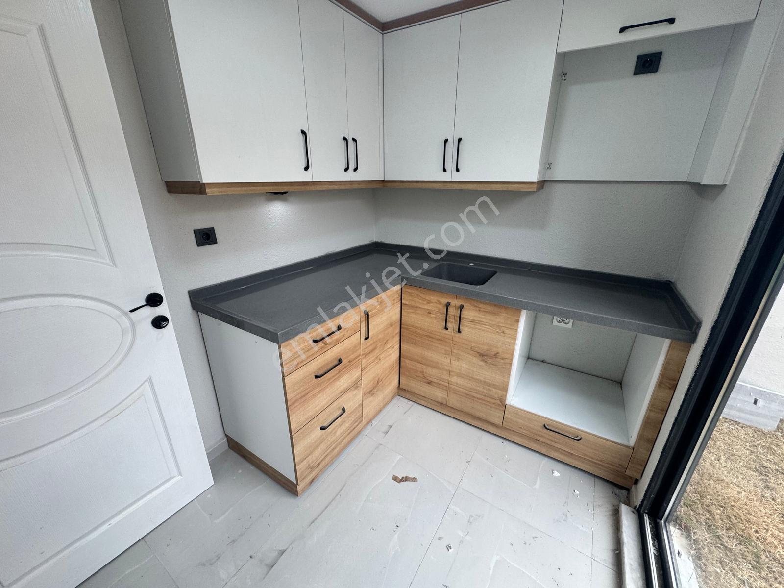 Akçay Kızılkeçili Köy Meydan Da Satılık 1+1 Bahçeli Köy Evi - Görsel 27