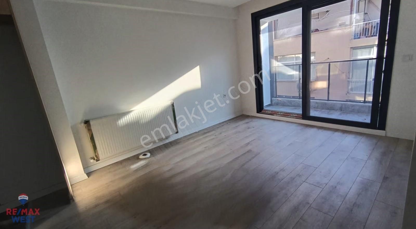 Karşıyaka Alaybey 0 Yeni Binada Kiralık İki Cephe 1+1 Daire - Görsel 14