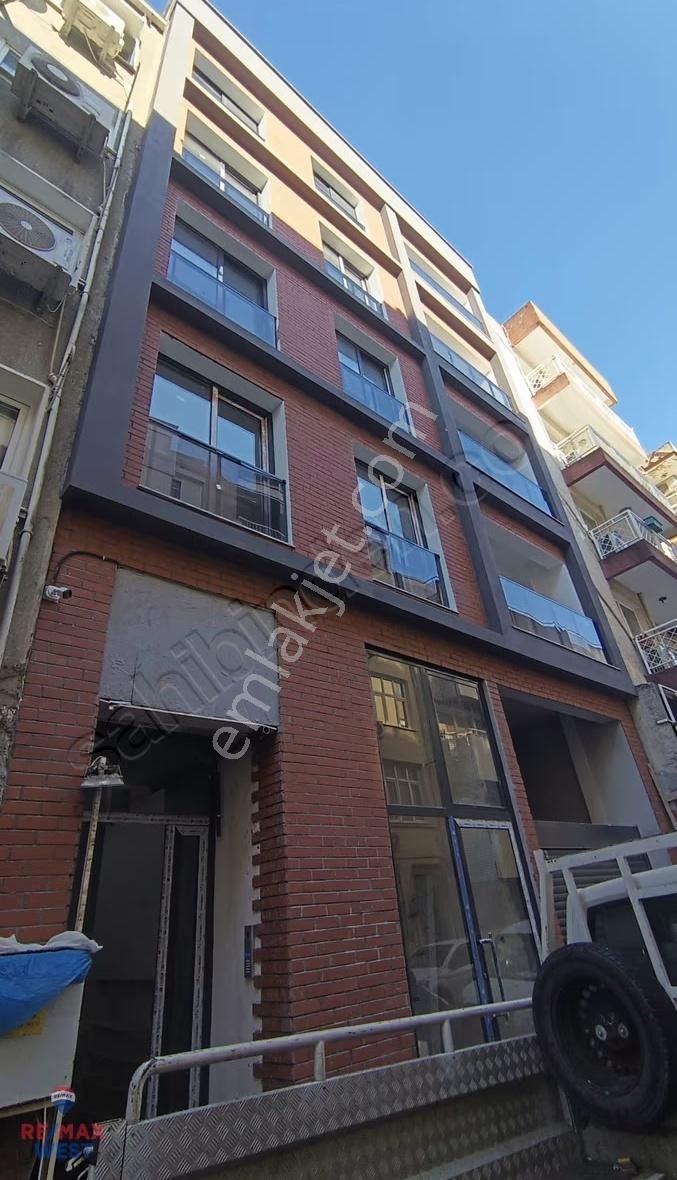 Karşıyaka Alaybey 0 Yeni Binada Kiralık İki Cephe 1+1 Daire - Görsel 11