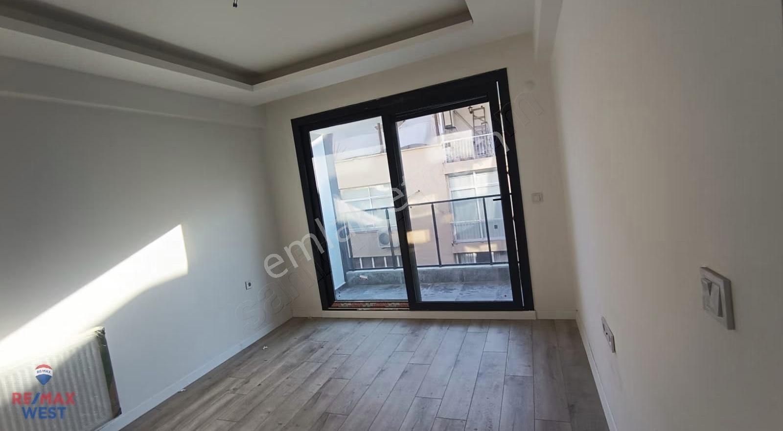 Karşıyaka Alaybey 0 Yeni Binada Kiralık İki Cephe 1+1 Daire - Görsel 17