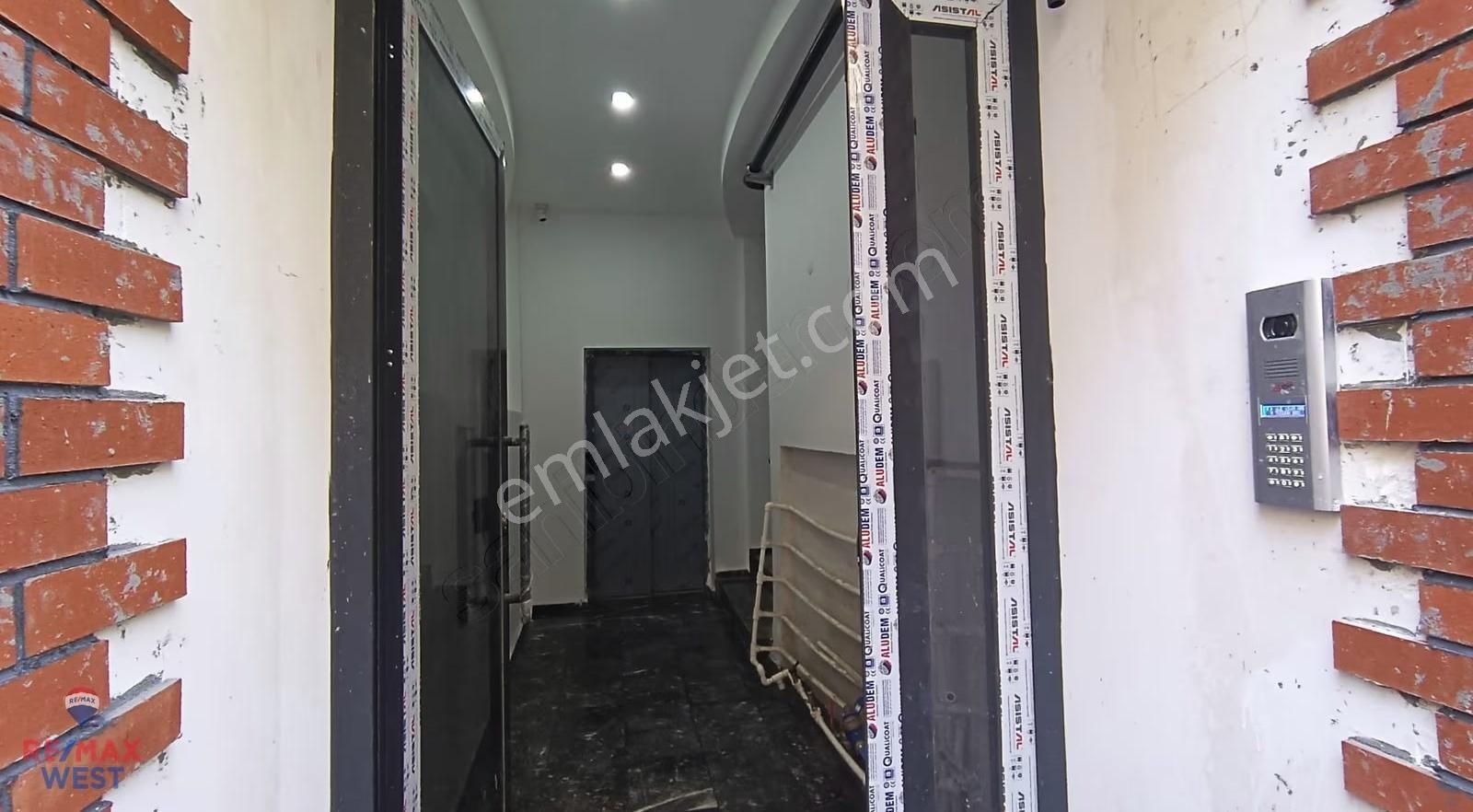 Karşıyaka Alaybey 0 Yeni Binada Kiralık İki Cephe 1+1 Daire - Görsel 5
