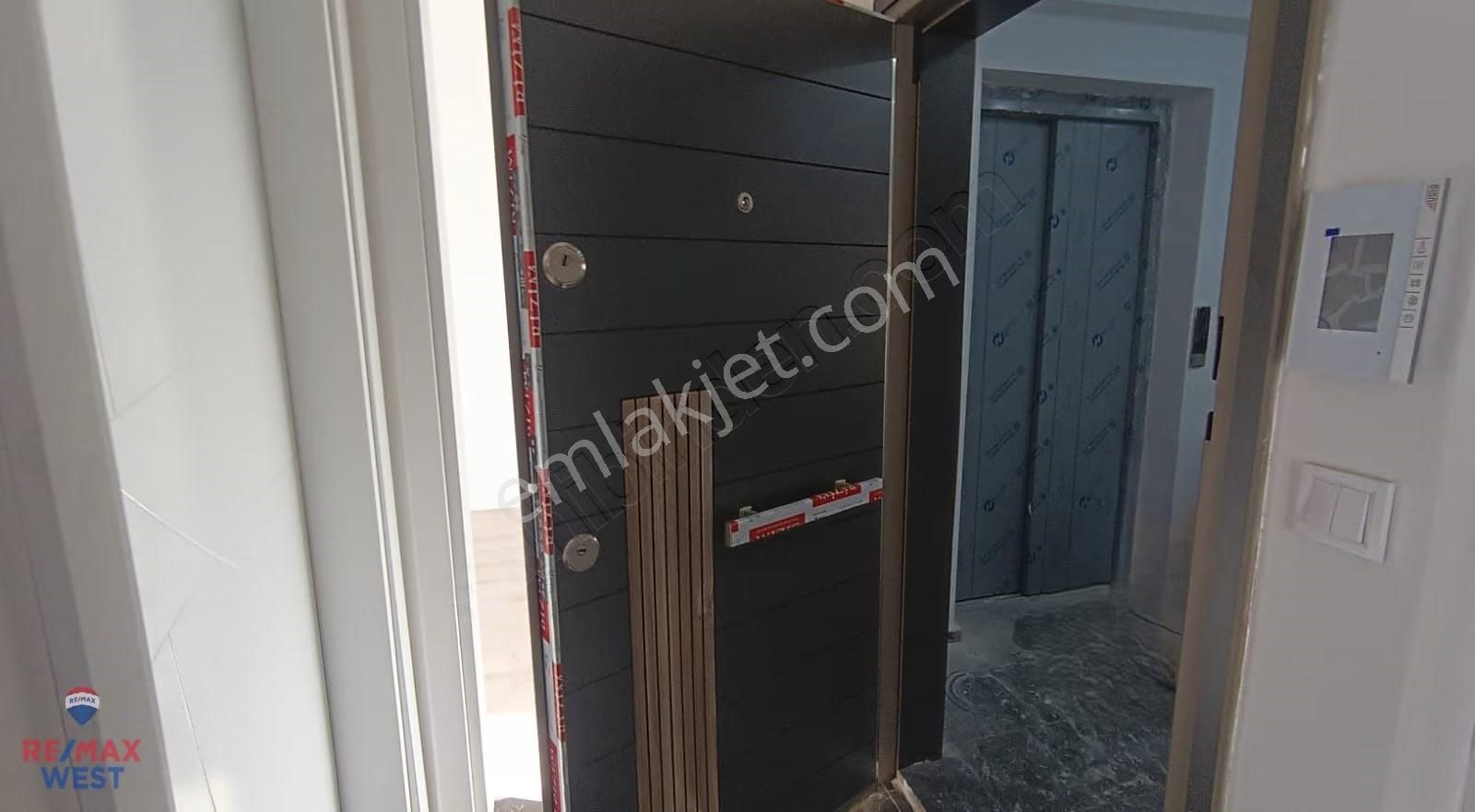 Karşıyaka Alaybey 0 Yeni Binada Kiralık İki Cephe 1+1 Daire - Görsel 9
