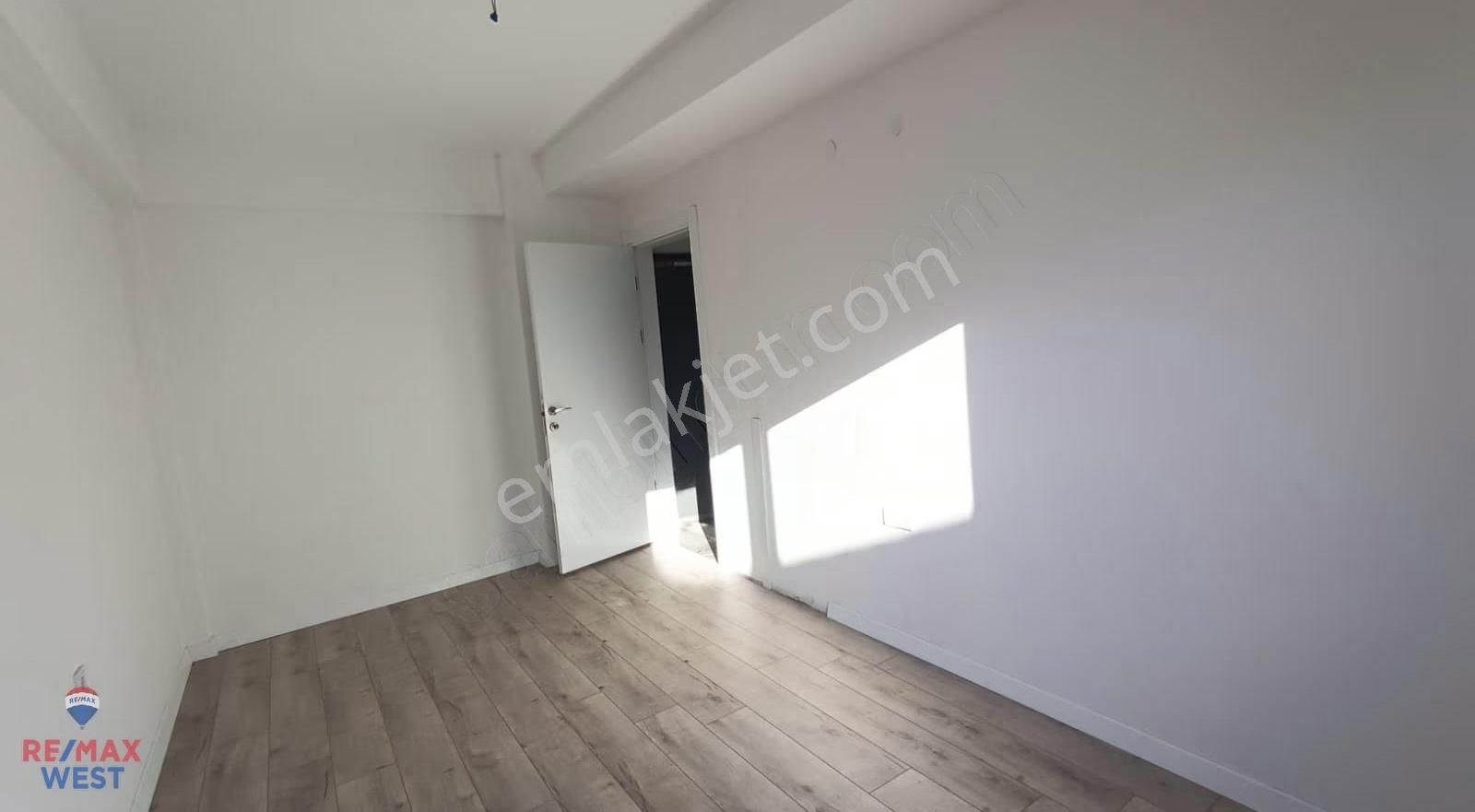 Karşıyaka Alaybey 0 Yeni Binada Kiralık İki Cephe 1+1 Daire - Görsel 26