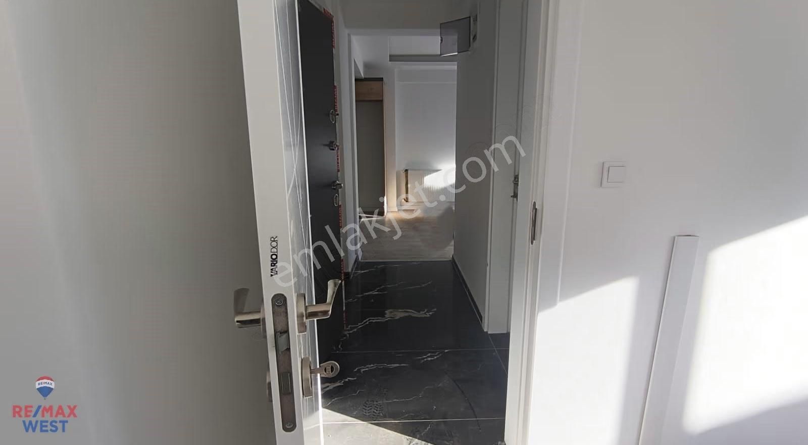 Karşıyaka Alaybey 0 Yeni Binada Kiralık İki Cephe 1+1 Daire - Görsel 25