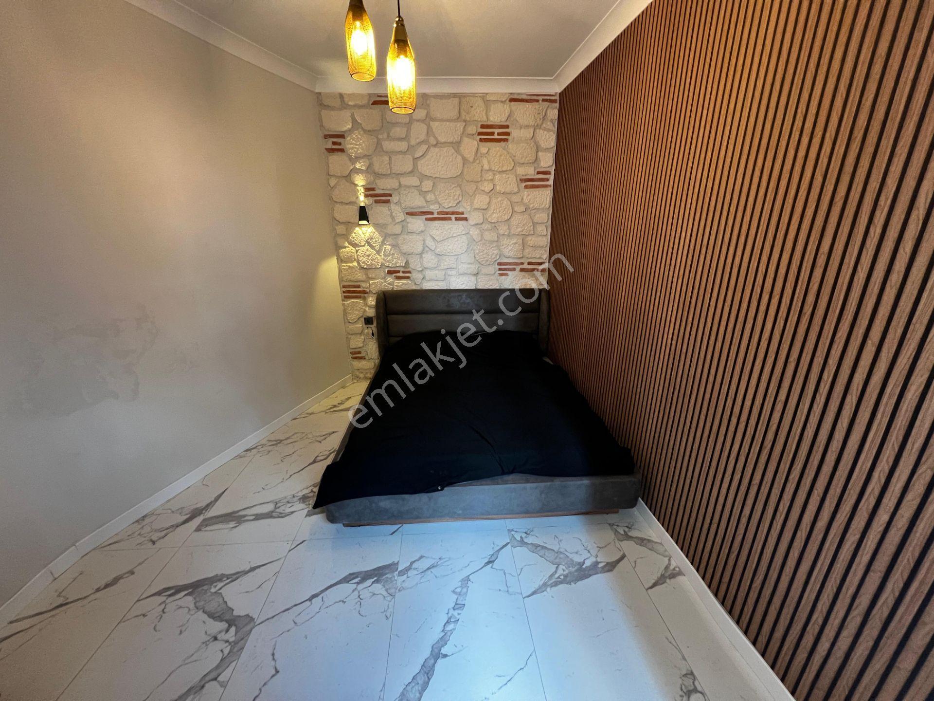 Yiğit'ten Zeytinli De 1+1 Köy İçinde Full Eşyalı Müstakil Ev - Görsel 14