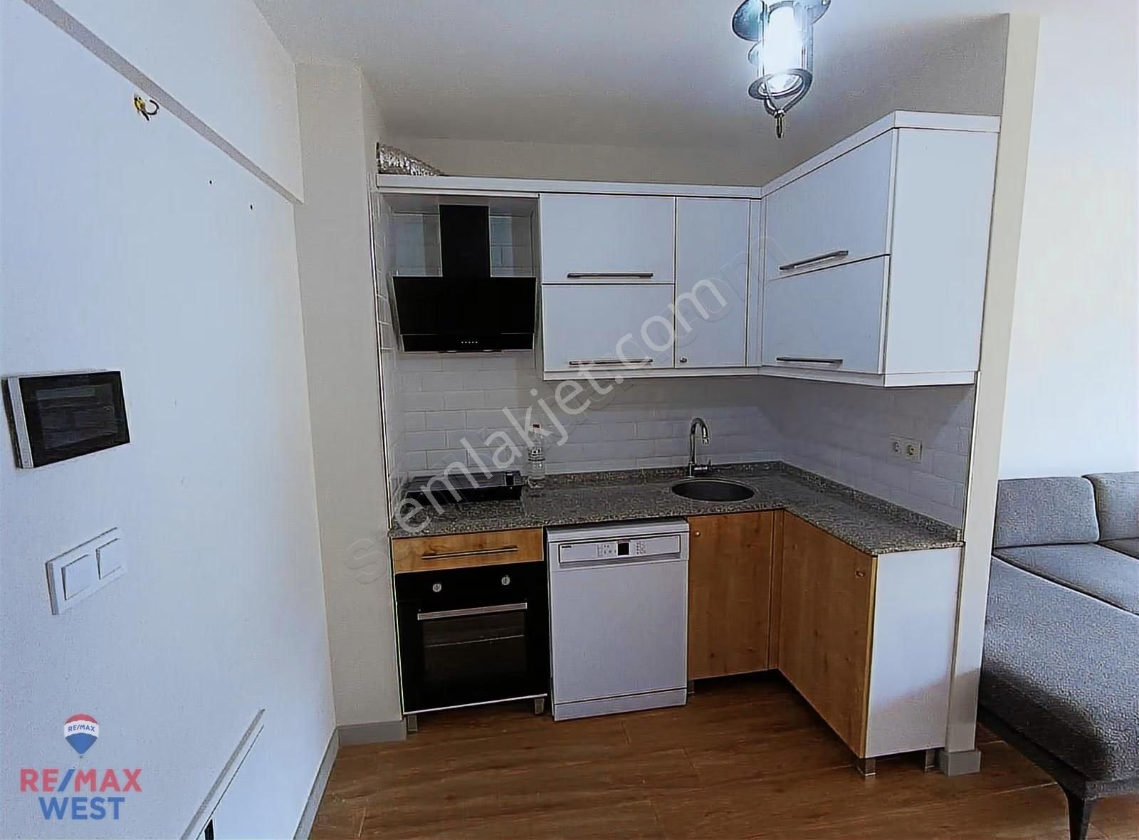 Bostanlı Hakim Evleri Sokakta Eşyalı Kiralık 1+1 Daire - Görsel 10