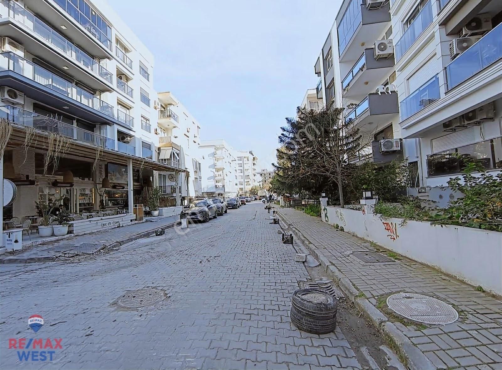 Bostanlı Hakim Evleri Sokakta Eşyalı Kiralık 1+1 Daire - Görsel 4