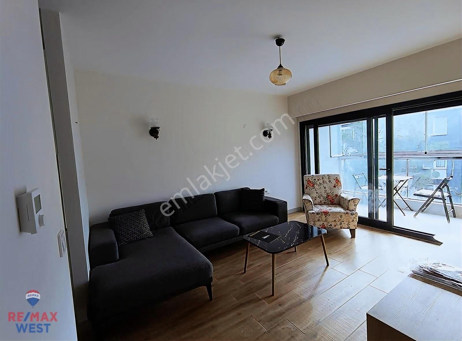 Bostanlı Hakim Evleri Sokakta Eşyalı Kiralık 1+1 Daire - Görsel 9
