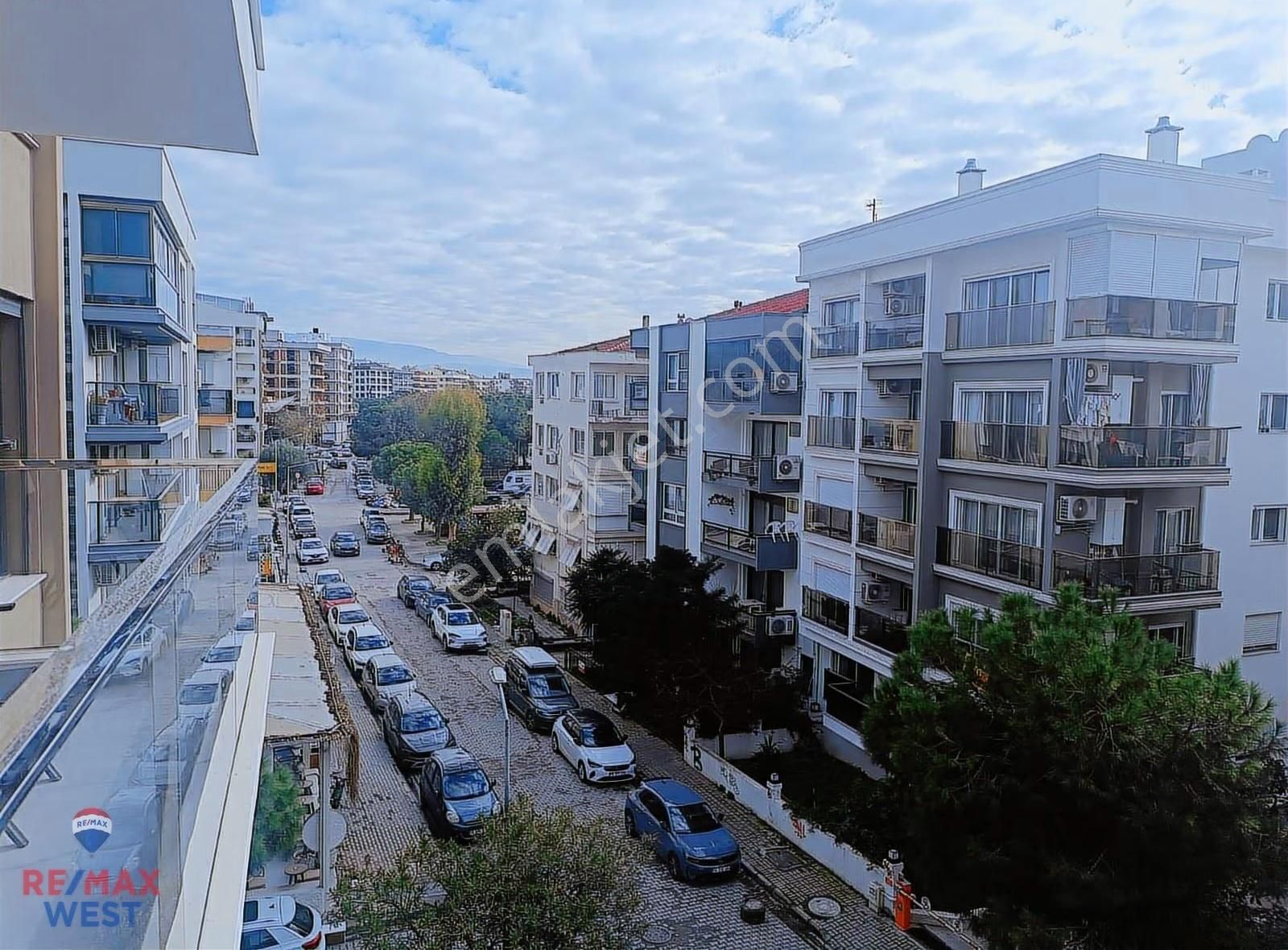 Bostanlı Hakim Evleri Sokakta Eşyalı Kiralık 1+1 Daire - Görsel 8