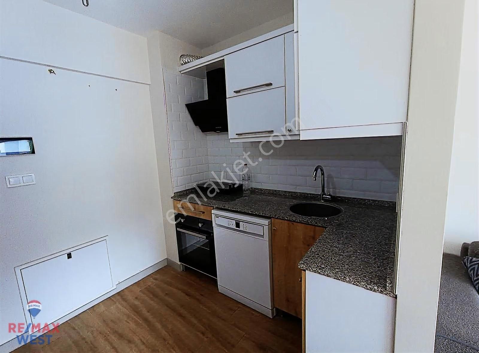 Bostanlı Hakim Evleri Sokakta Eşyalı Kiralık 1+1 Daire - Görsel 20