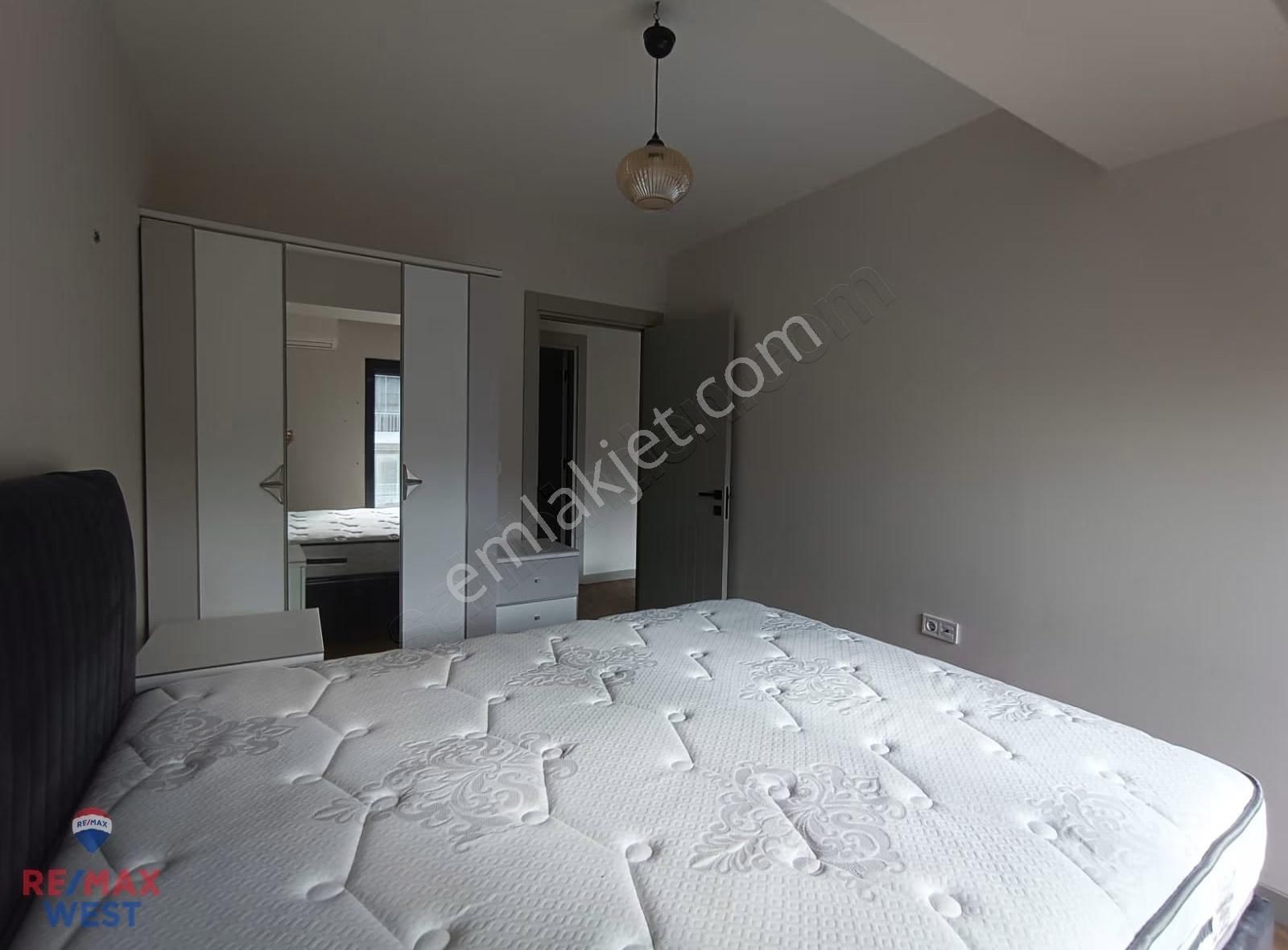 Bostanlı Hakim Evleri Sokakta Eşyalı Kiralık 1+1 Daire - Görsel 13