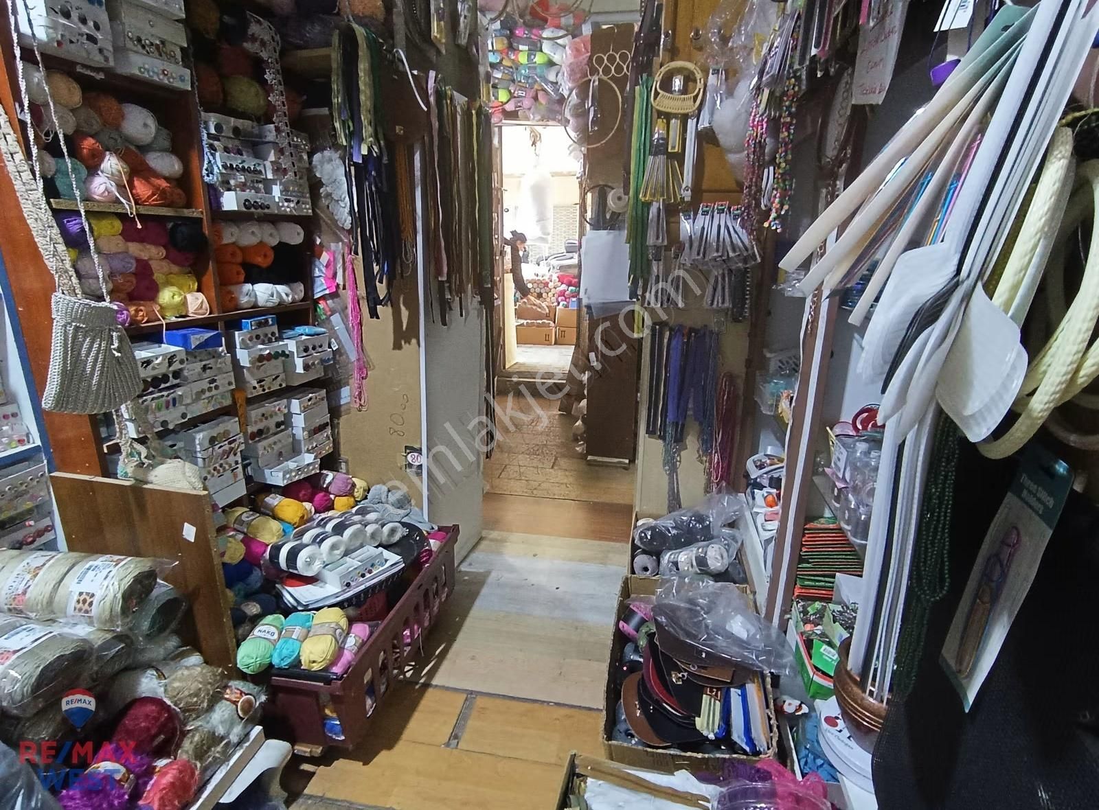 Çarşı Da Araç Trafiğinin Açık Olduğu Sokakta Satılık Dükkan - Görsel 7