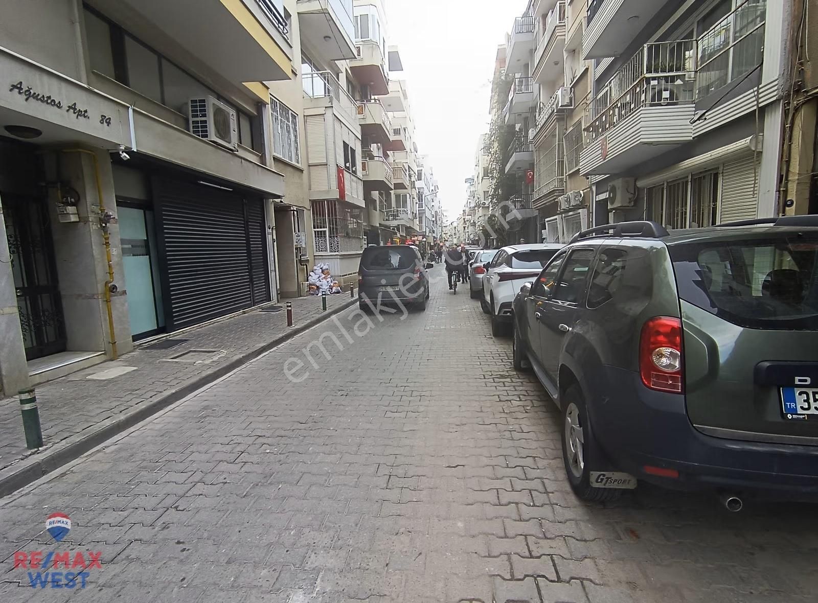 Çarşı Da Araç Trafiğinin Açık Olduğu Sokakta Satılık Dükkan - Görsel 11