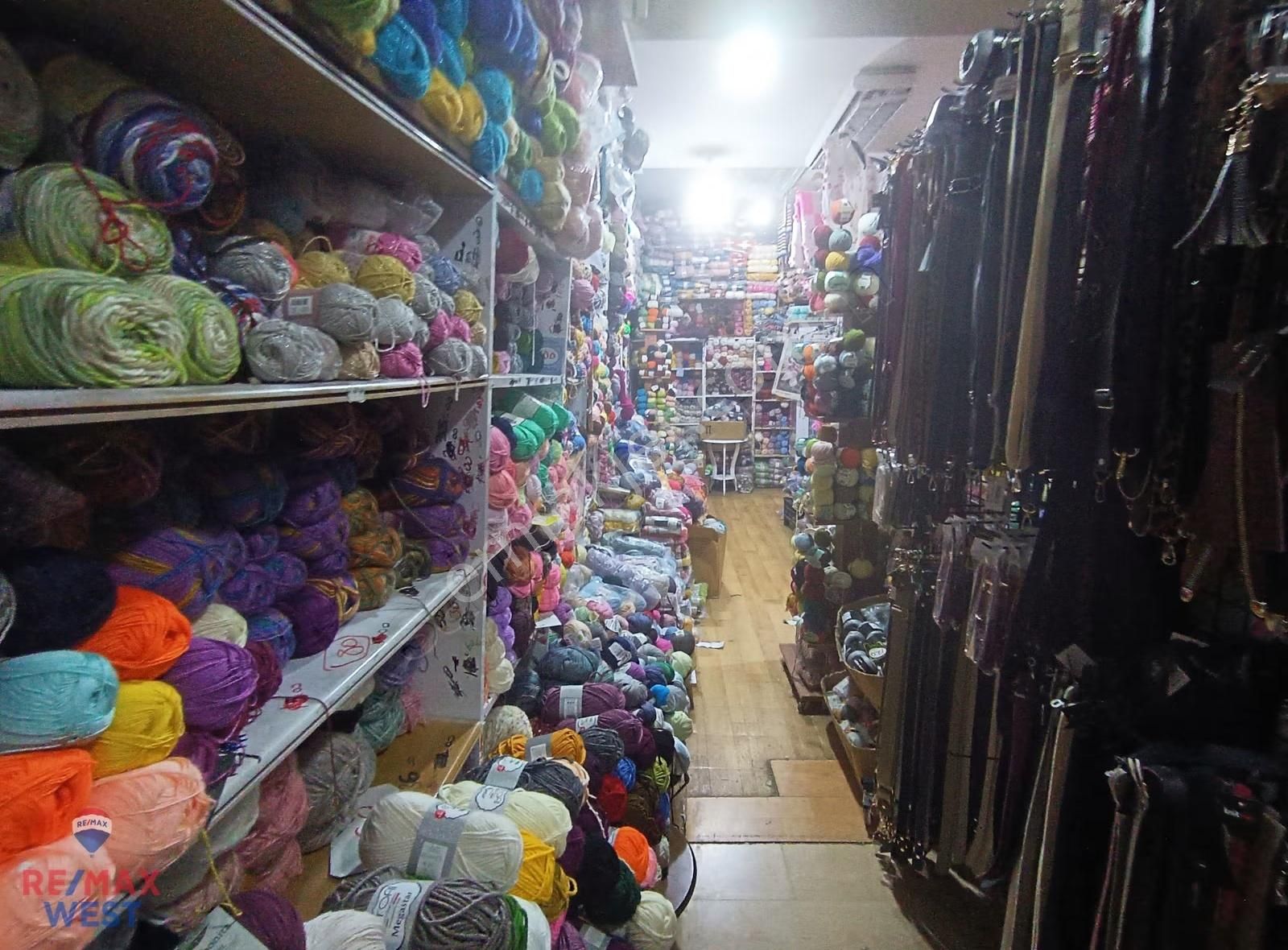 Çarşı Da Araç Trafiğinin Açık Olduğu Sokakta Satılık Dükkan - Görsel 10