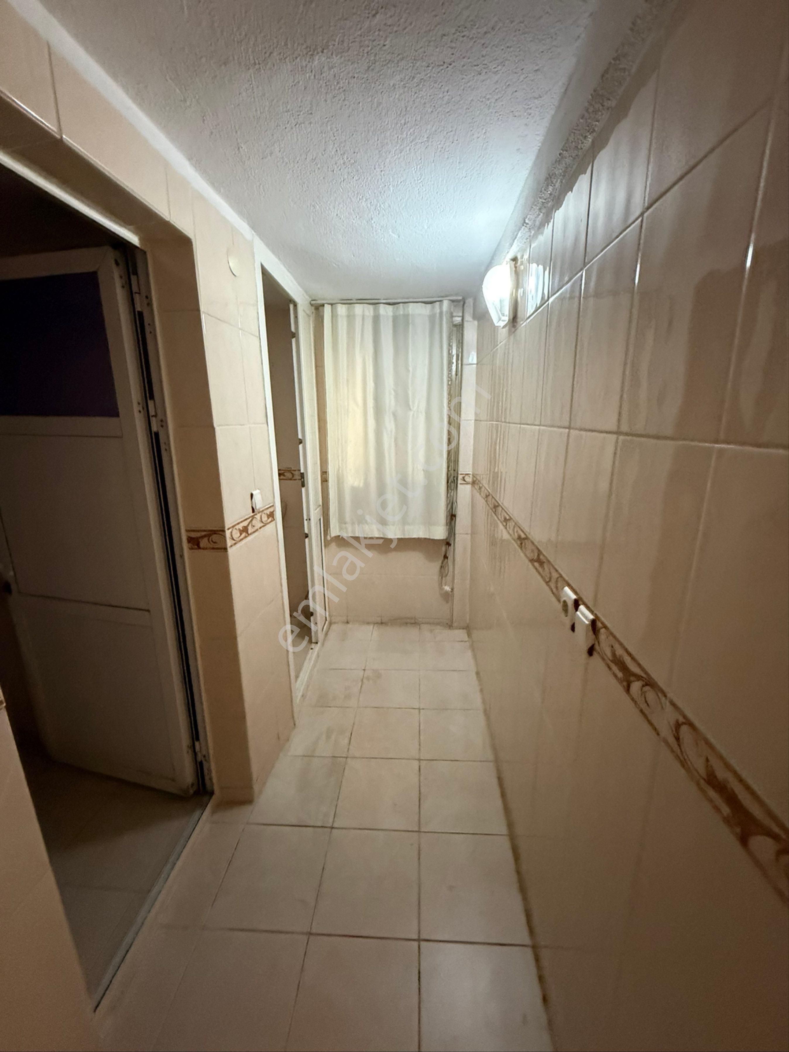 İzmir Bayraklı Erenler Mahallesi 80 Yıl Metaş Okuluna Yakın 2+1 Kiralık Daire Balkonlu - Görsel 15