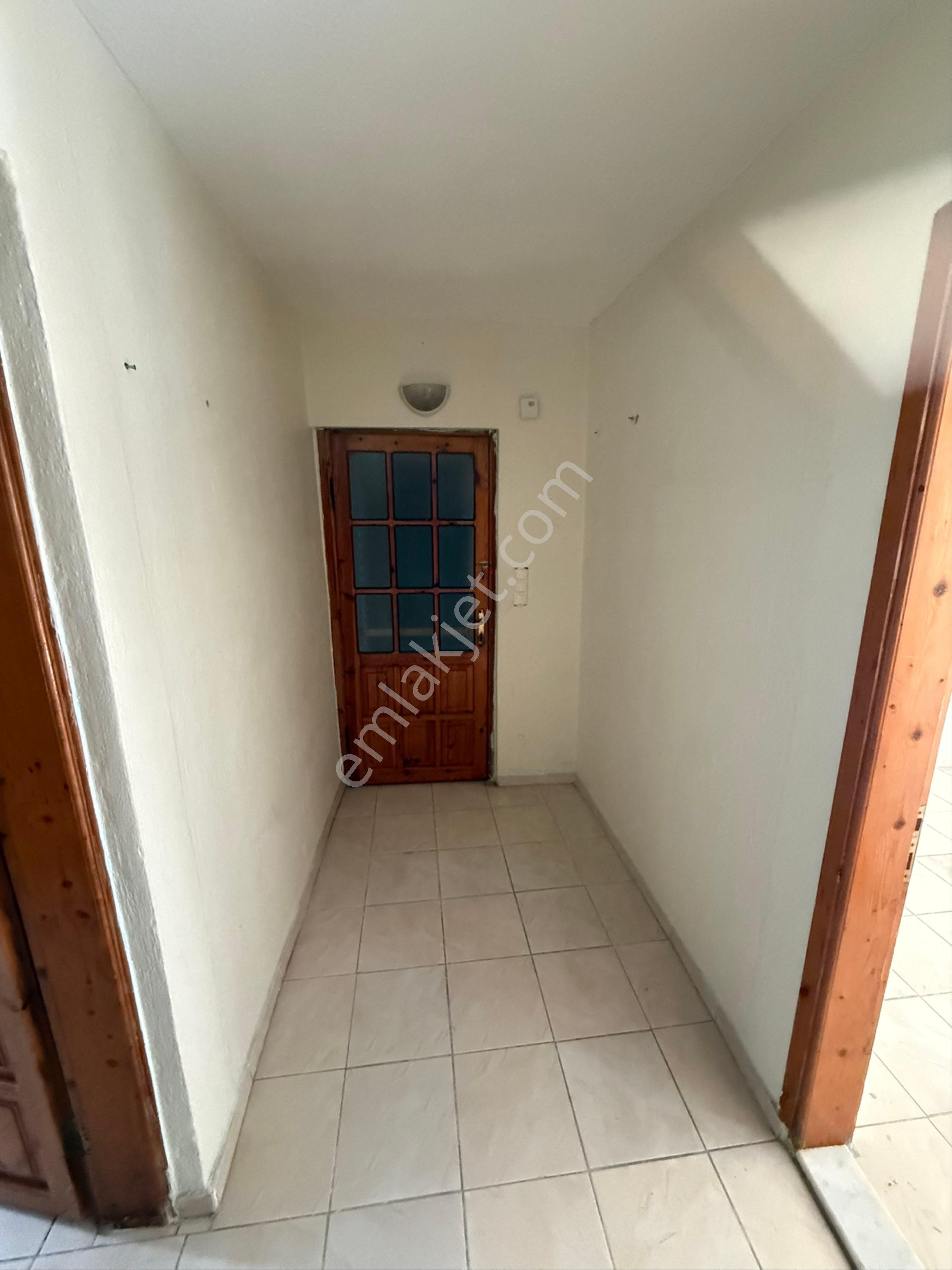 İzmir Bayraklı Erenler Mahallesi 80 Yıl Metaş Okuluna Yakın 2+1 Kiralık Daire Balkonlu - Görsel 5