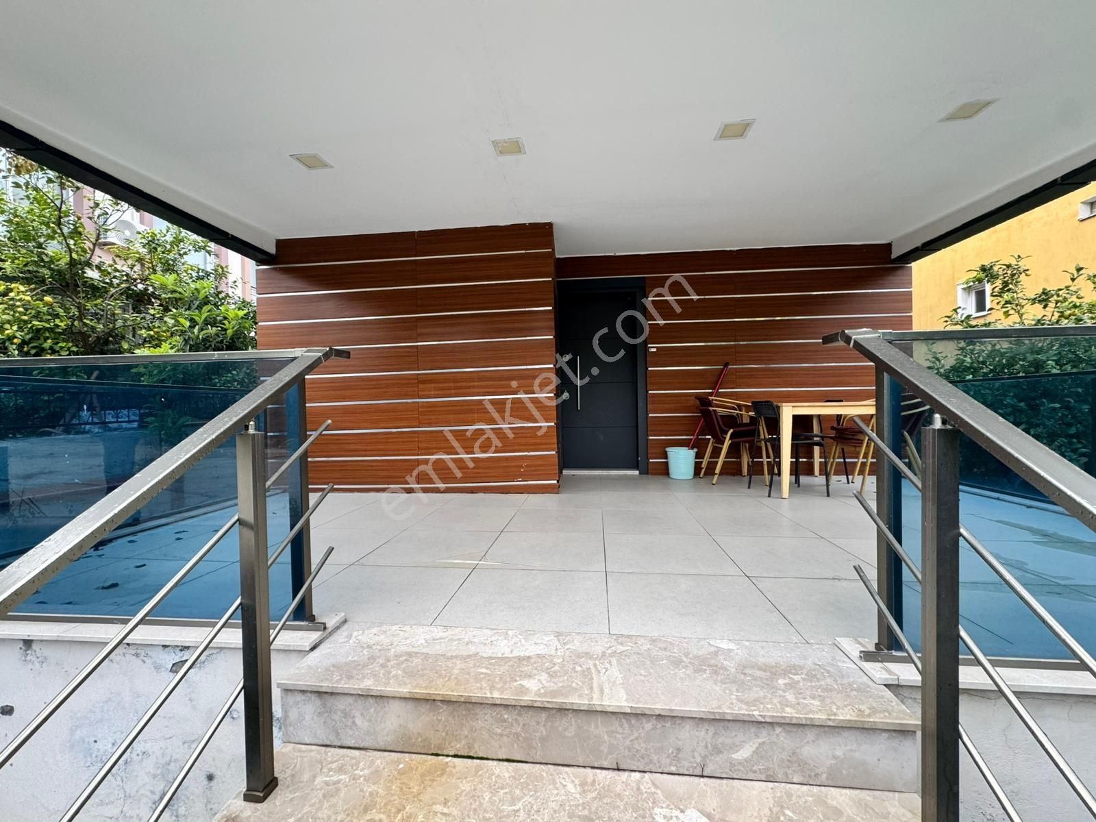 Yeni Foçada Denize 1 Dk Deniz Manzaralı Ful Eşyalı 5+1 Triplex - Görsel 9