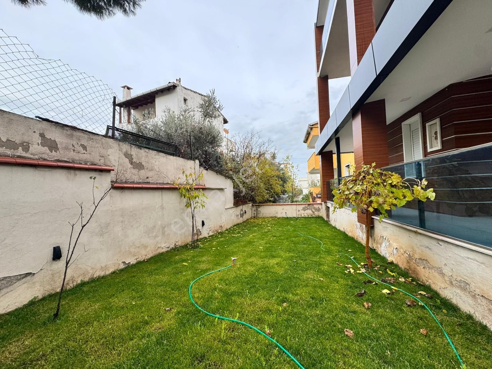 Yeni Foçada Denize 1 Dk Deniz Manzaralı Ful Eşyalı 5+1 Triplex - Görsel 2