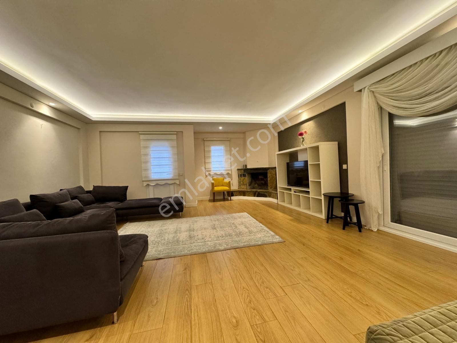 Yeni Foçada Denize 1 Dk Deniz Manzaralı Ful Eşyalı 5+1 Triplex - Görsel 13