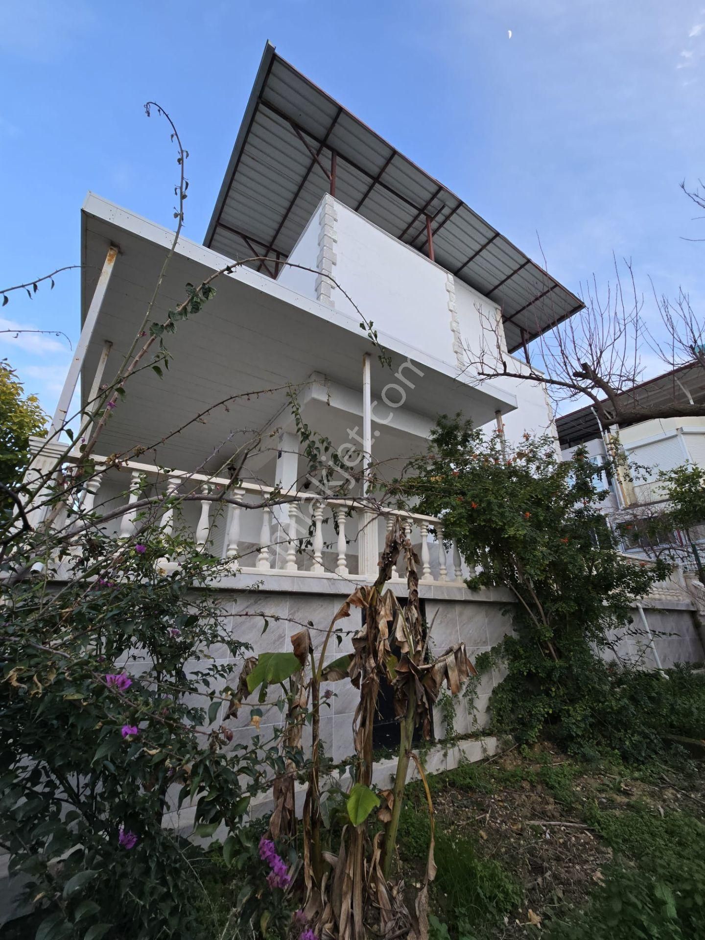 Didim’de Denize Yürüme Mesafesinde, Bahçeli 3+1 Satılık Villa