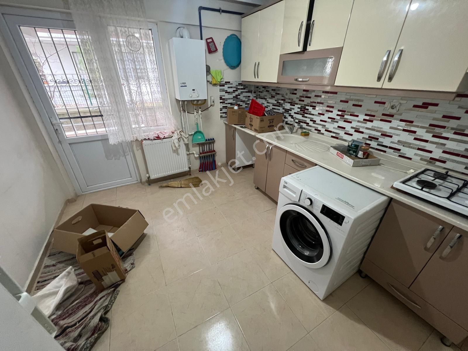 Karapürçek'te Çift Banyolu Asansörlü 3+1 Giriş Kat Satılık Daire !!!