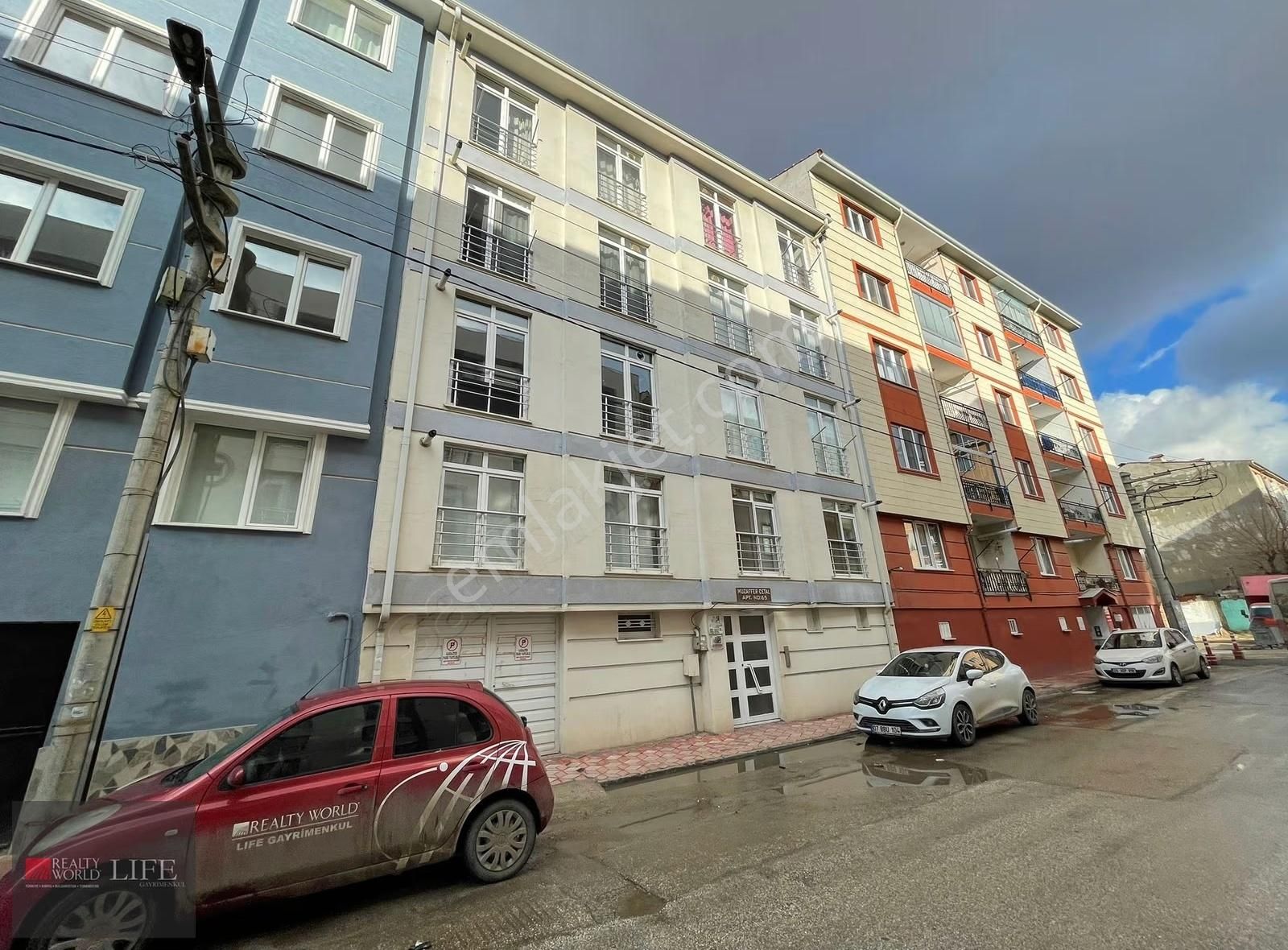 Rw Lıfe// Fatih Mah Gaffar Okkan Cd. Yakını Kiralık 2+1 Daire