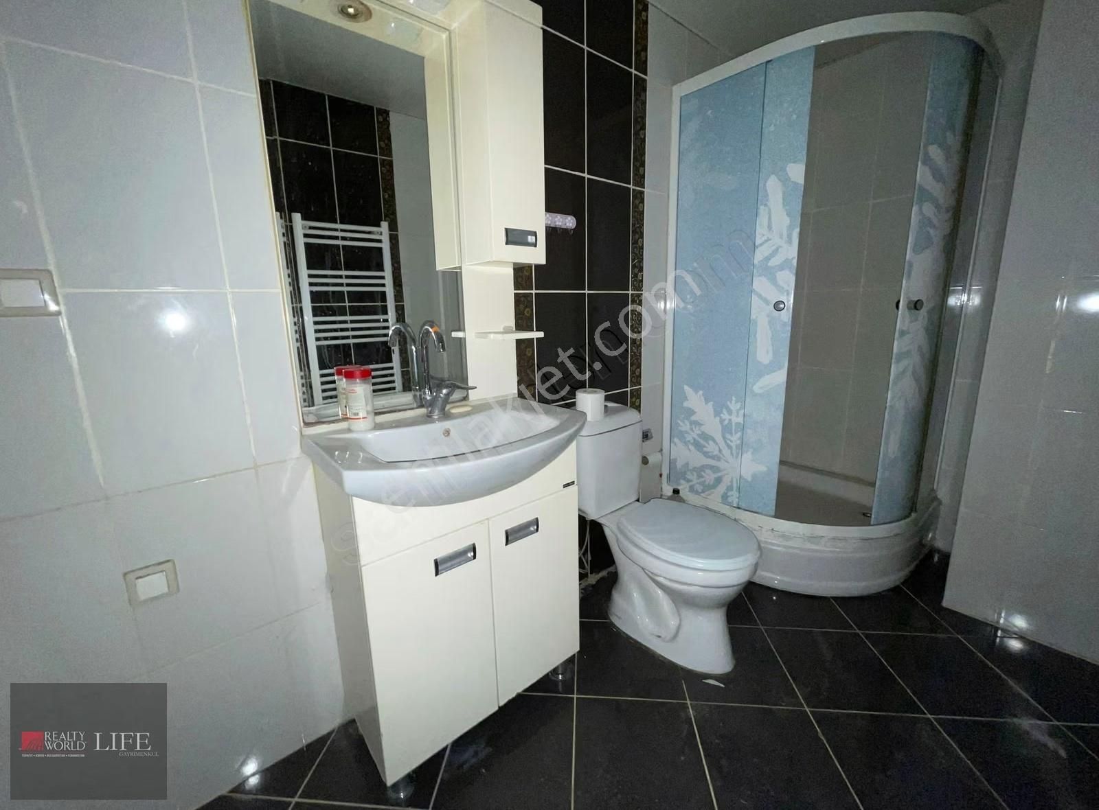 Rw Lıfe// Fatih Mah Gaffar Okkan Cd. Yakını Kiralık 2+1 Daire - Görsel 6