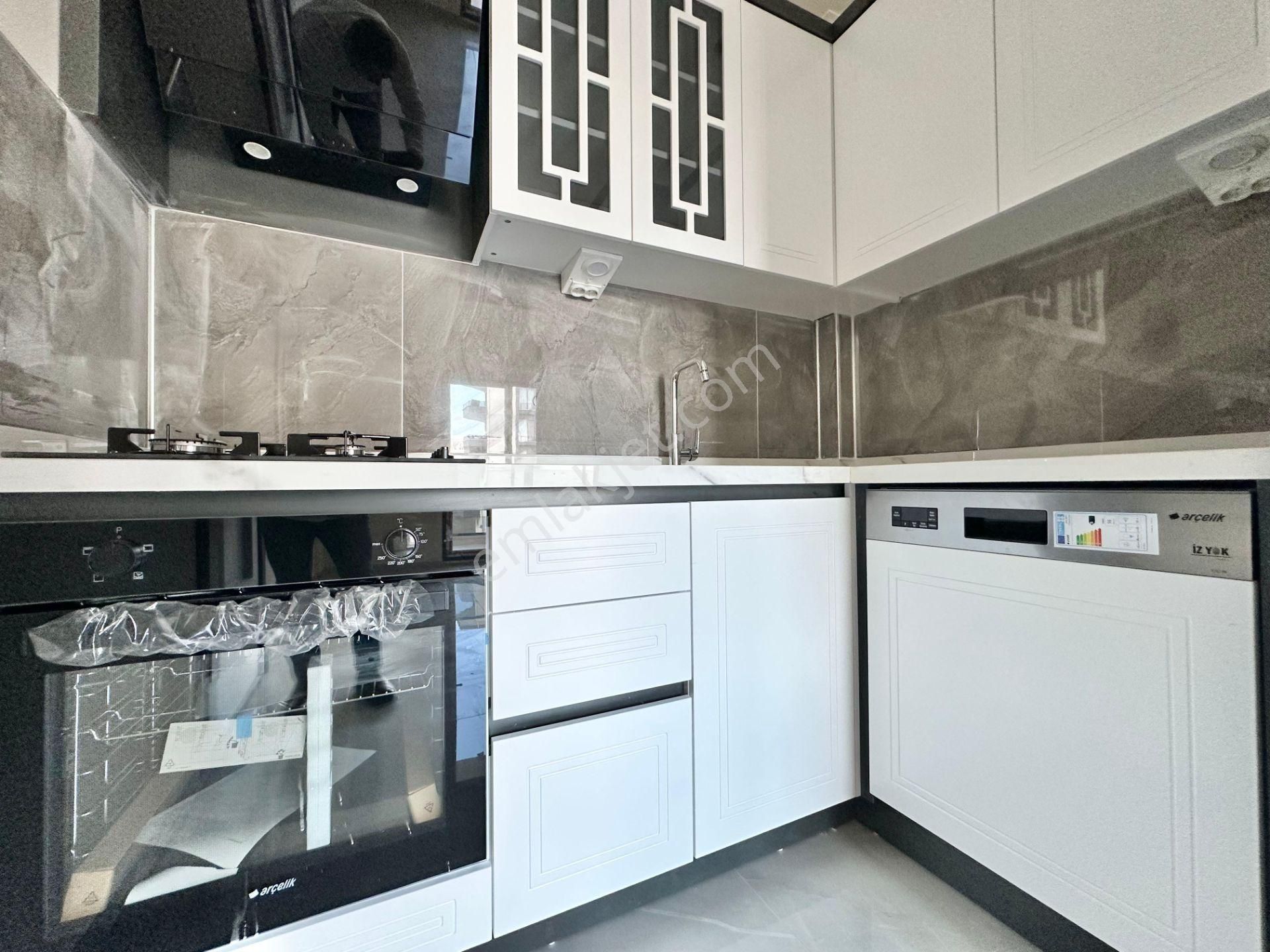 ꧁ay Emlaktan꧂akçay'da Ön Cephe Yerden Isıtmalı Çift Asansörlü Muhteşem Konumlu Satılık 1+1 Daire - Görsel 7