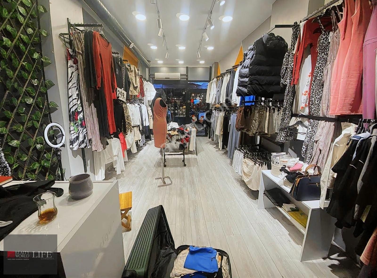 Rwlıfe// Barlar Sokağında Devren Kiralık Giyim Mağazası - Görsel 4