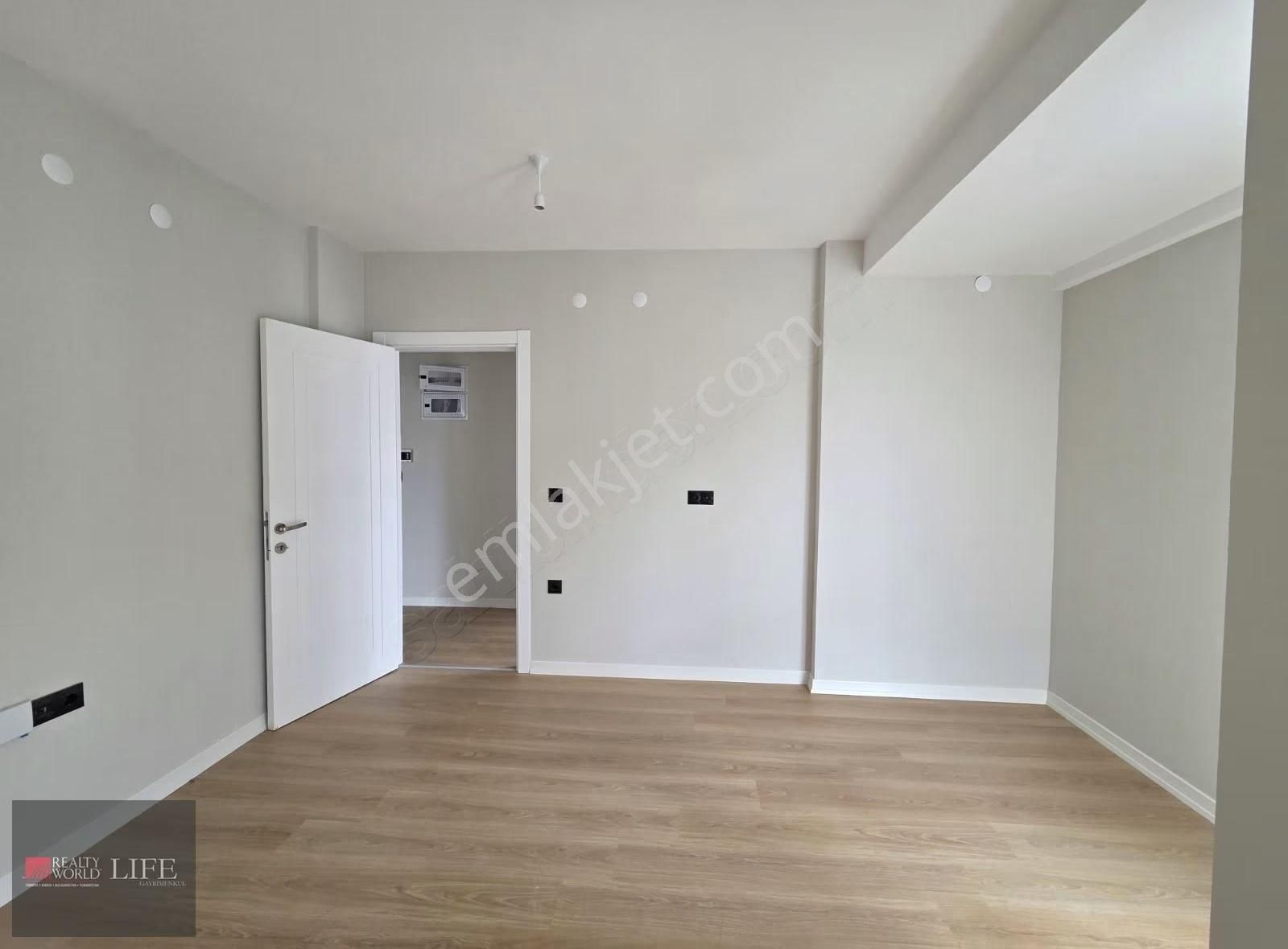 Rw Lıfe // Sümer Ayrı Mutfaklı Asansörlü 1+1 Kiralık Daire - Görsel 4