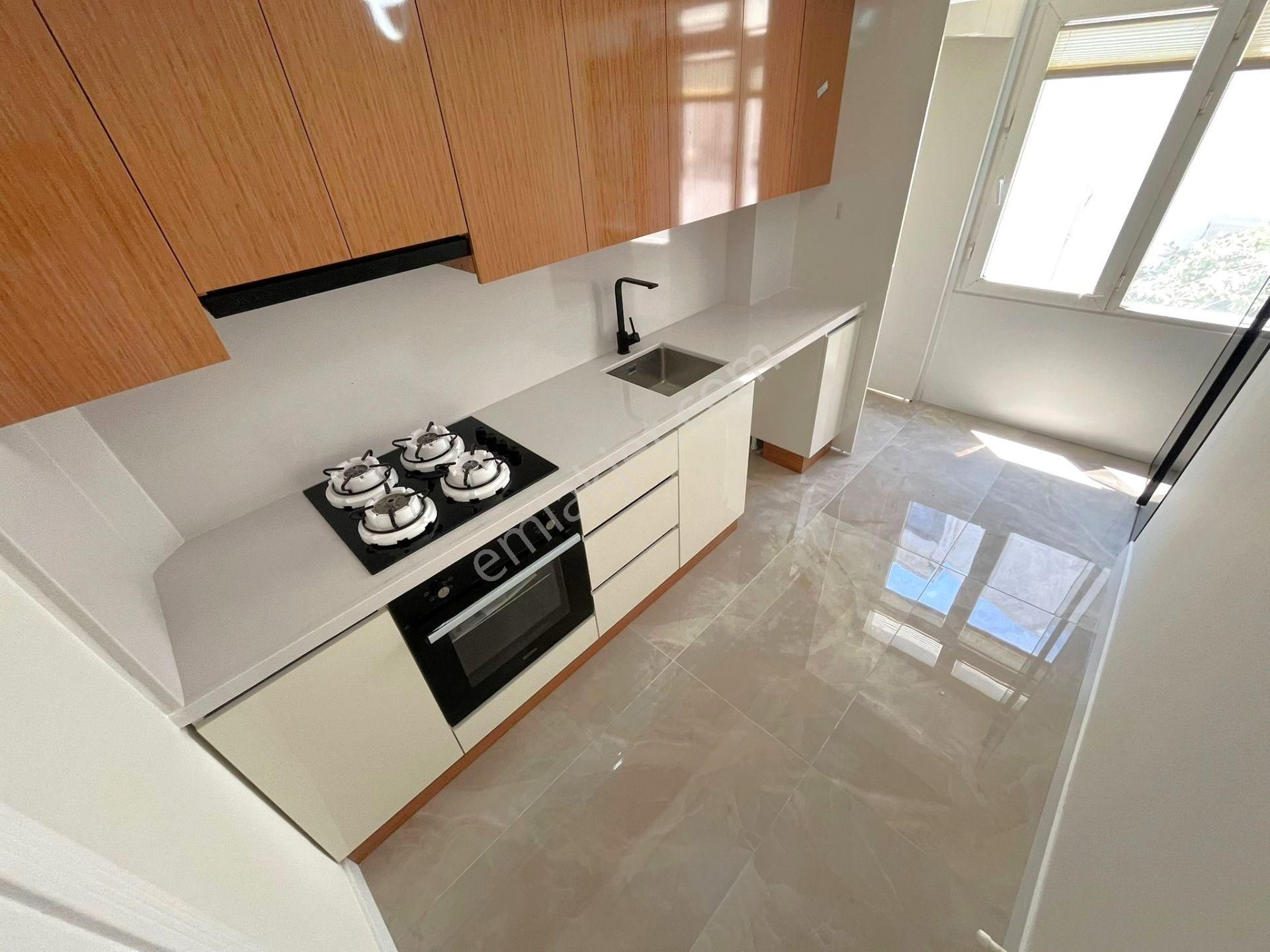 Akçay Yenimahalle'de Aygülden Denize 50 Mt Modern Dizaynıyla Kaçmaz Ön Cephe Arakat 3+1satılık Daire - Görsel 3