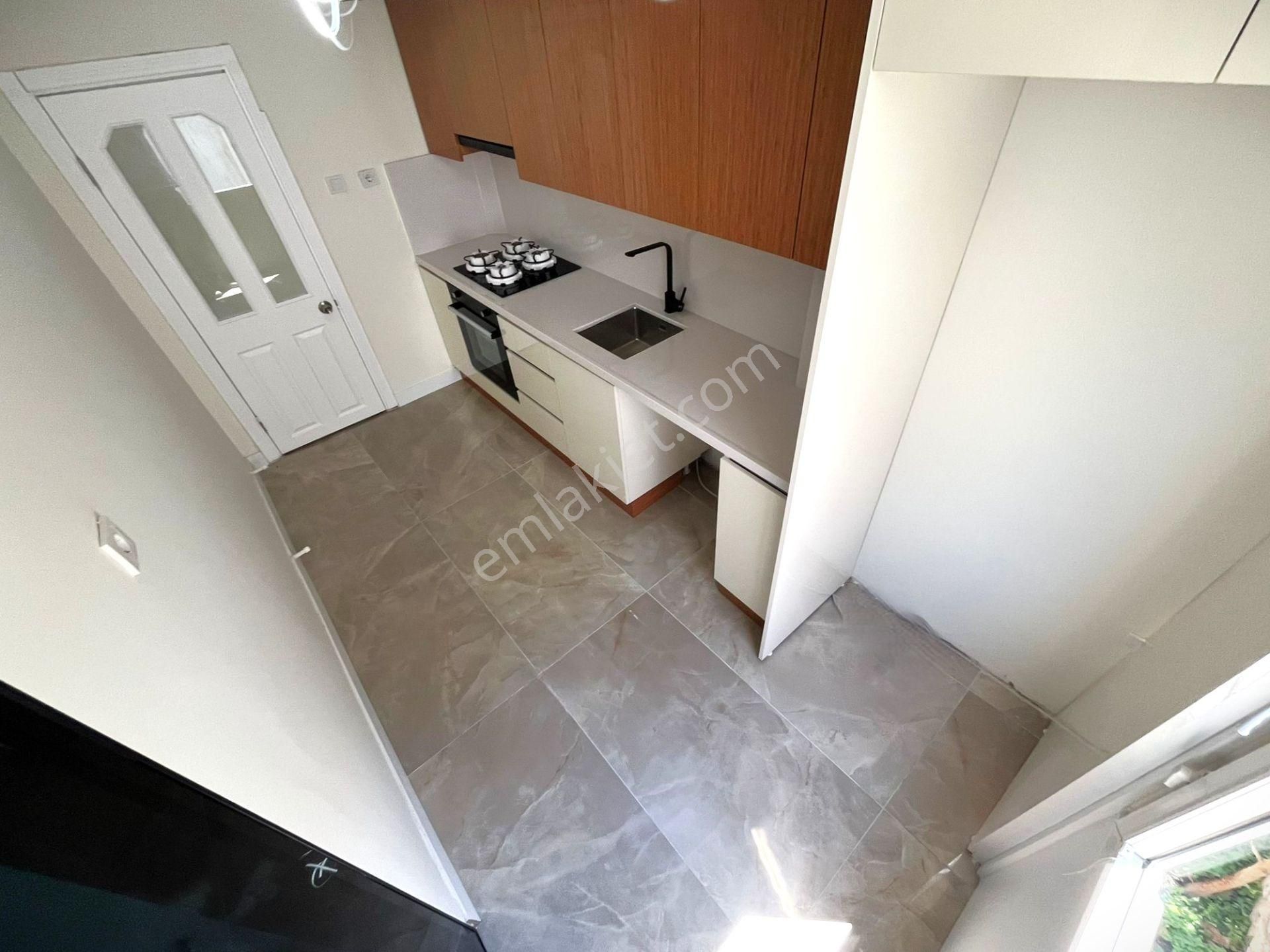 Akçay Yenimahalle'de Aygülden Denize 50 Mt Modern Dizaynıyla Kaçmaz Ön Cephe Arakat 3+1satılık Daire - Görsel 4