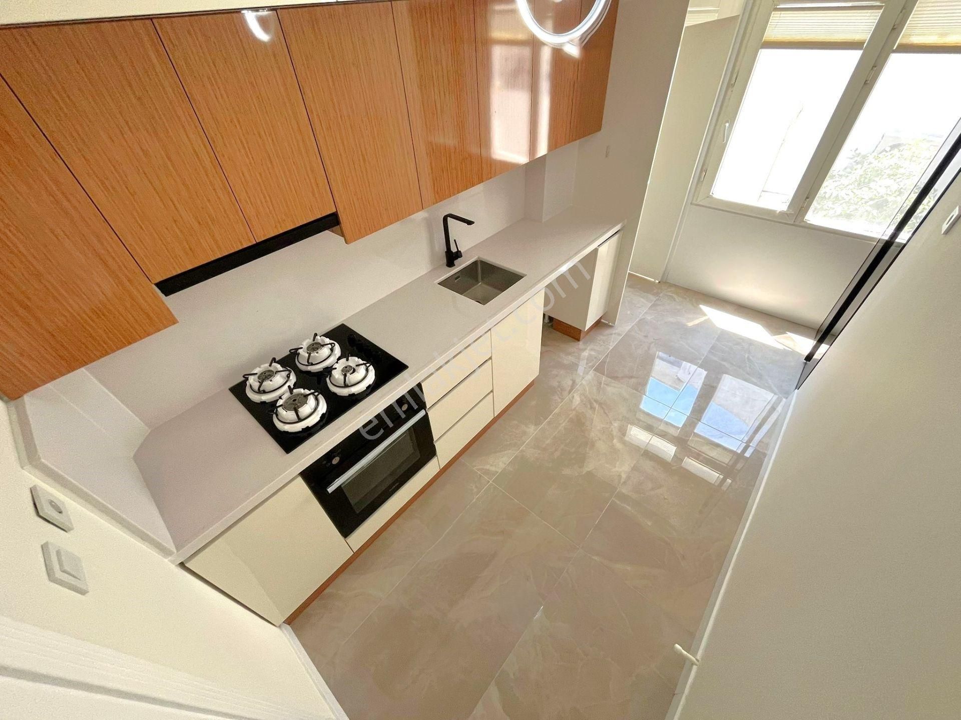 Akçay Yenimahalle'de Aygülden Denize 50 Mt Modern Dizaynıyla Kaçmaz Ön Cephe Arakat 3+1satılık Daire