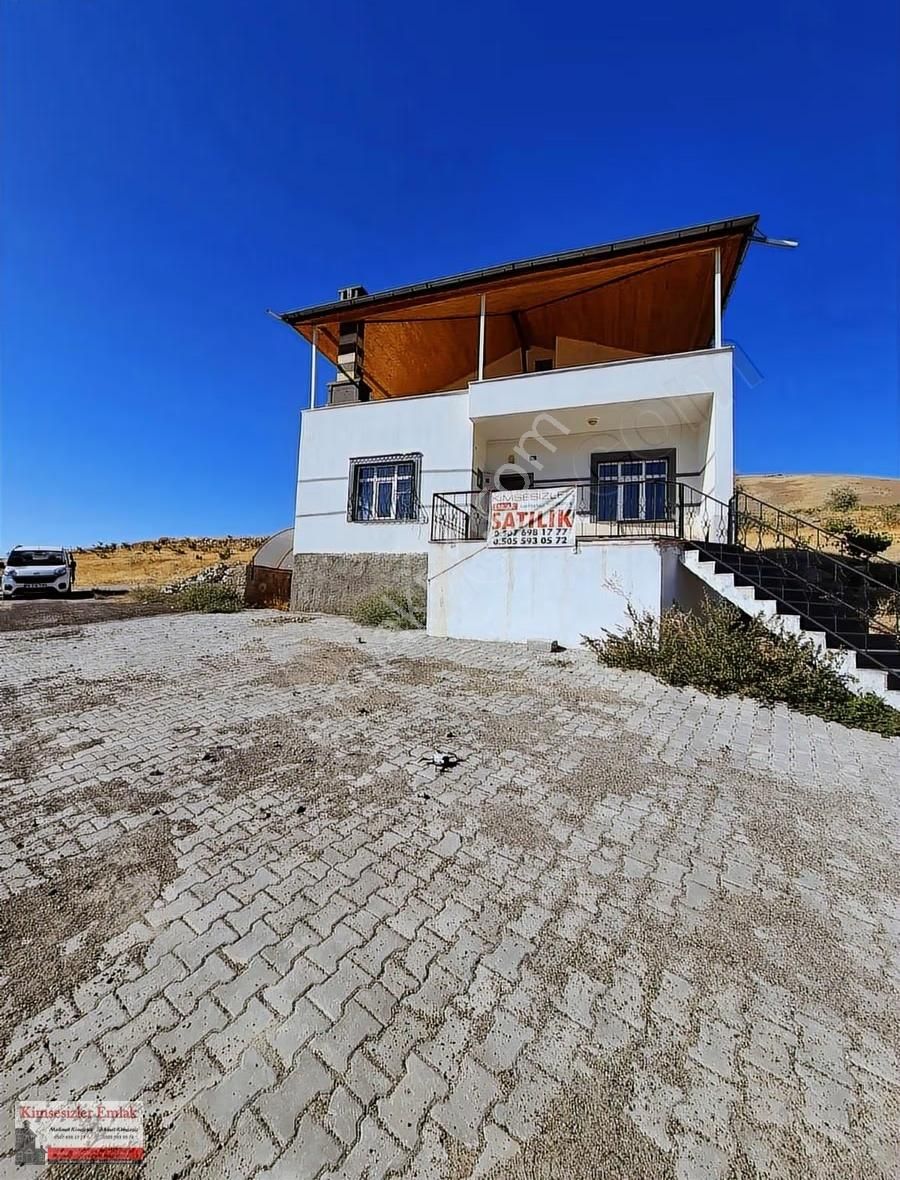 Doğayla İç İçe Şehirden Uzakta 3 Katlı 1613m2 Arsalı Evli Bağ
