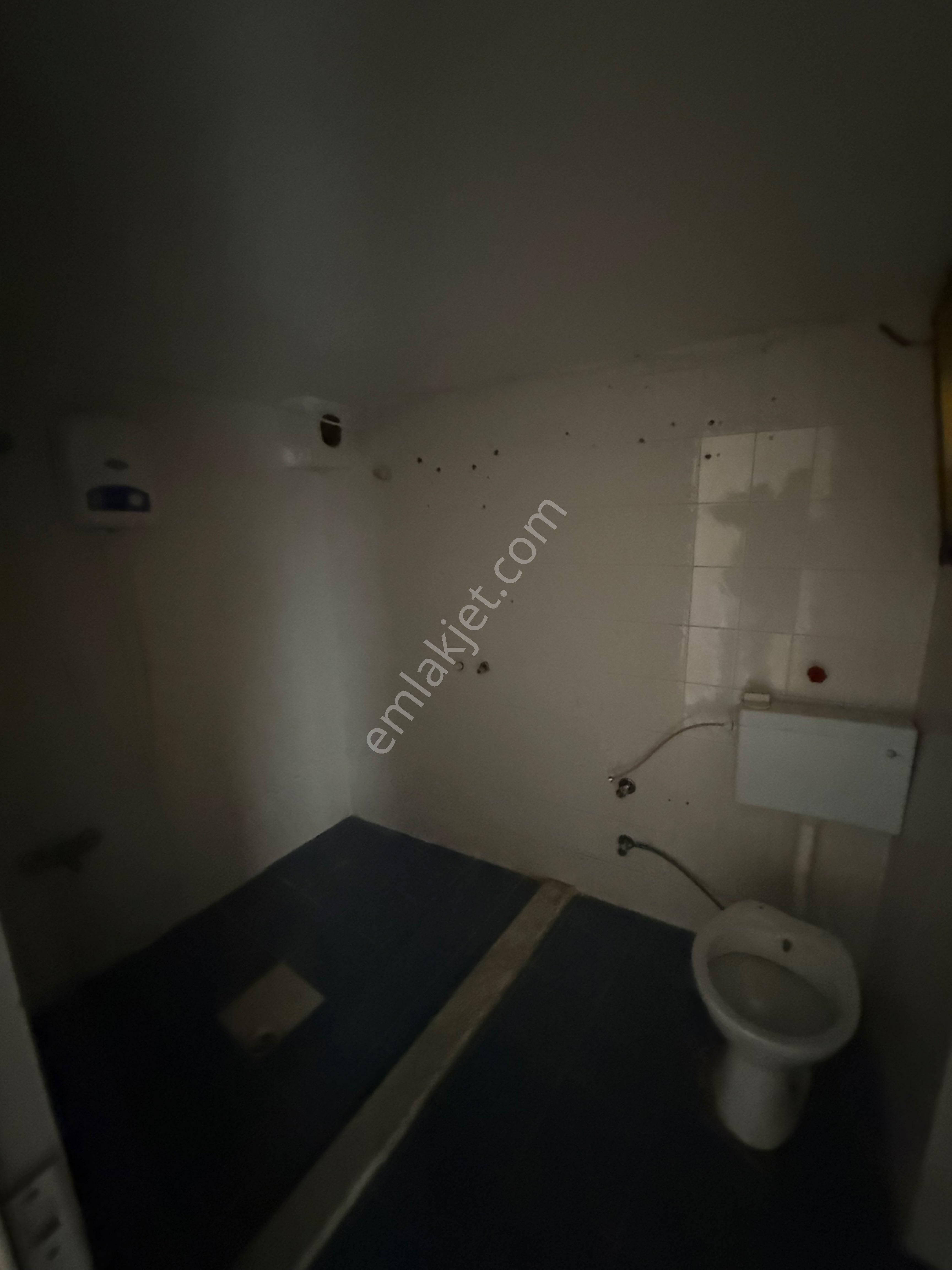 İzmir Bayraklı Çaymahalesin’de Kiralık 2+1 Geniş Daire Balkonlu Arakat - Görsel 17