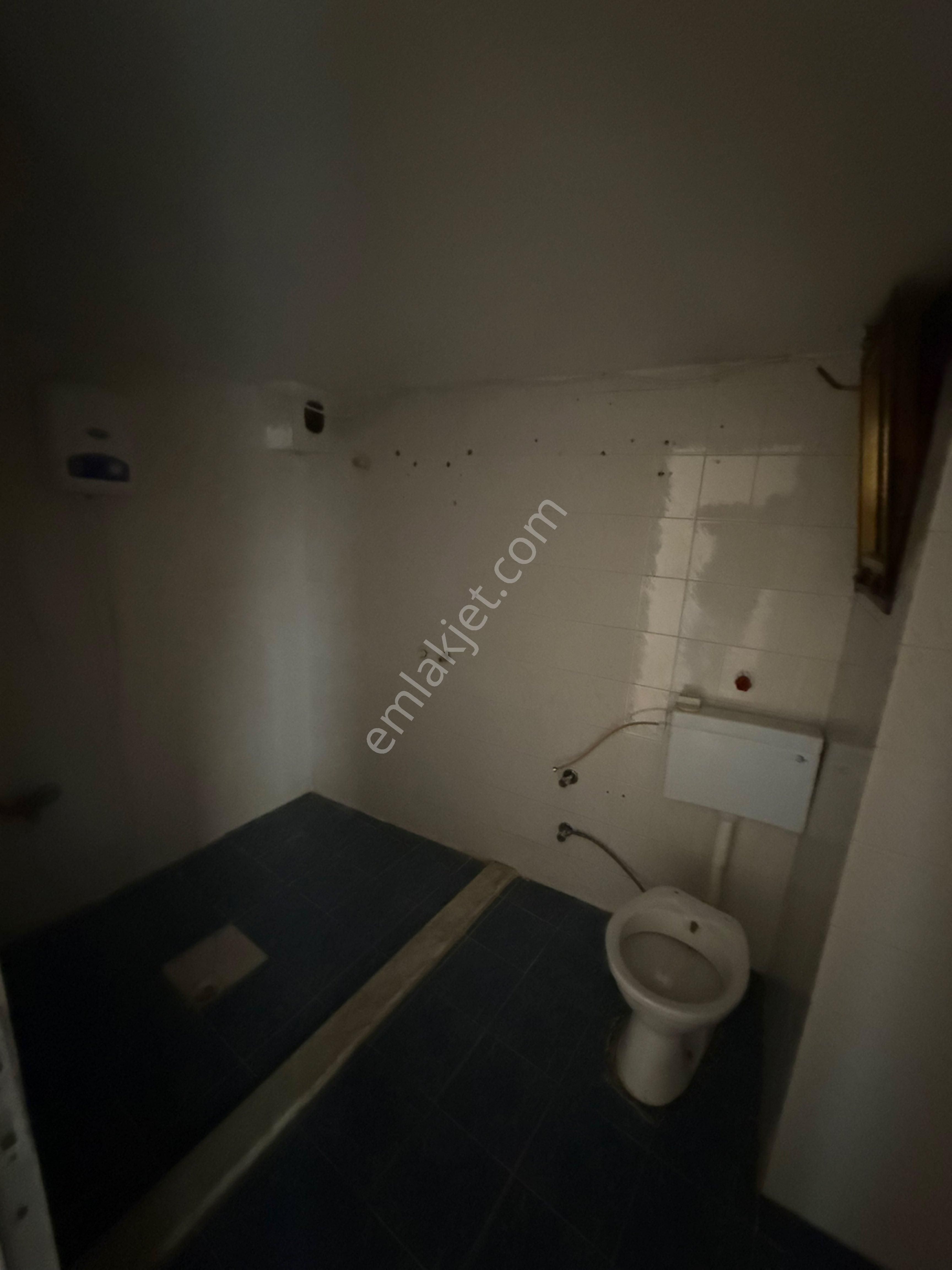 İzmir Bayraklı Çaymahalesin’de Kiralık 2+1 Geniş Daire Balkonlu Arakat - Görsel 20