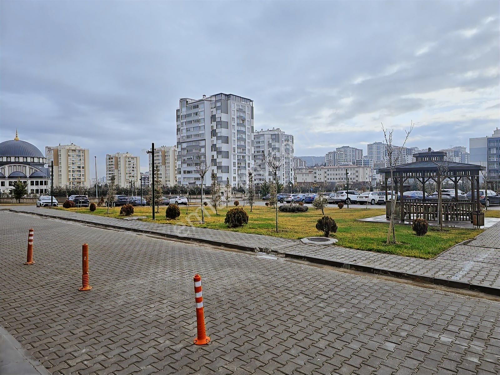 Bağlıca Merkezde Kapalı Otopark Geniş Peyzajlı Satılık 4+1 Daire - Görsel 12