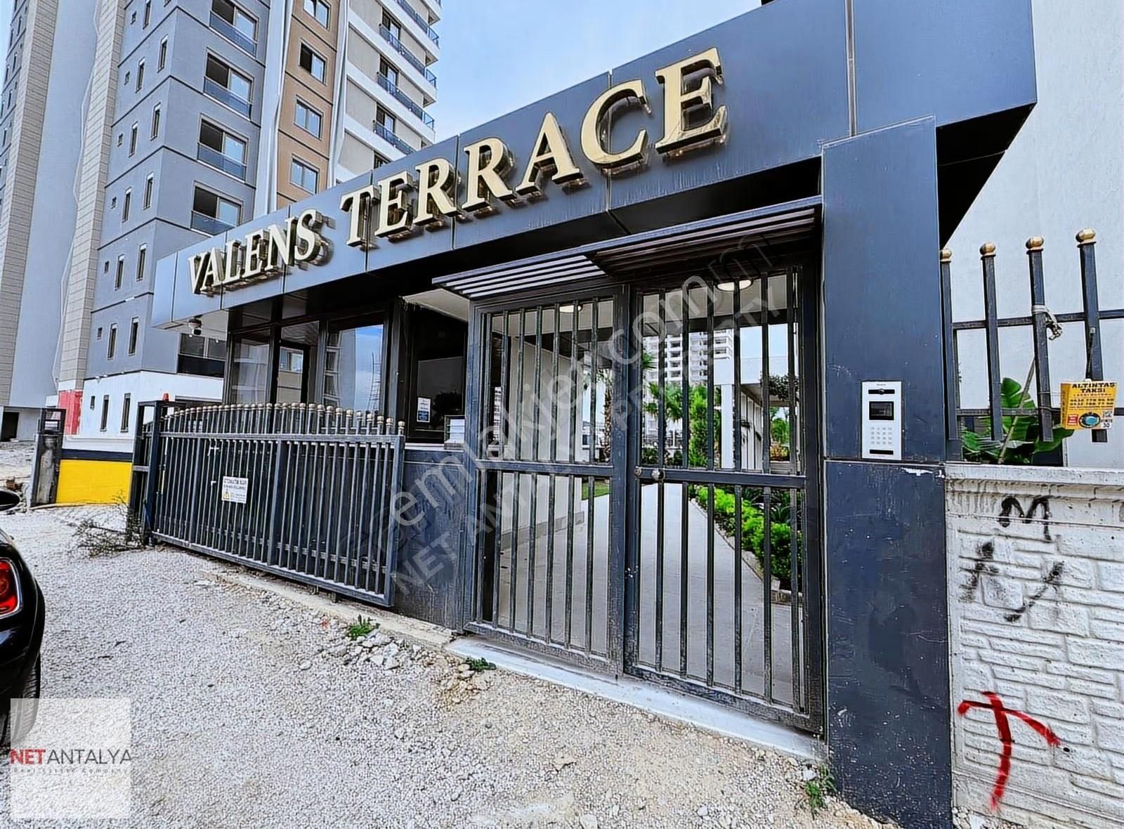 Aksu Altıntaş'ta Özellikli Sitede Satılık 1+1 Daire│net Antalya