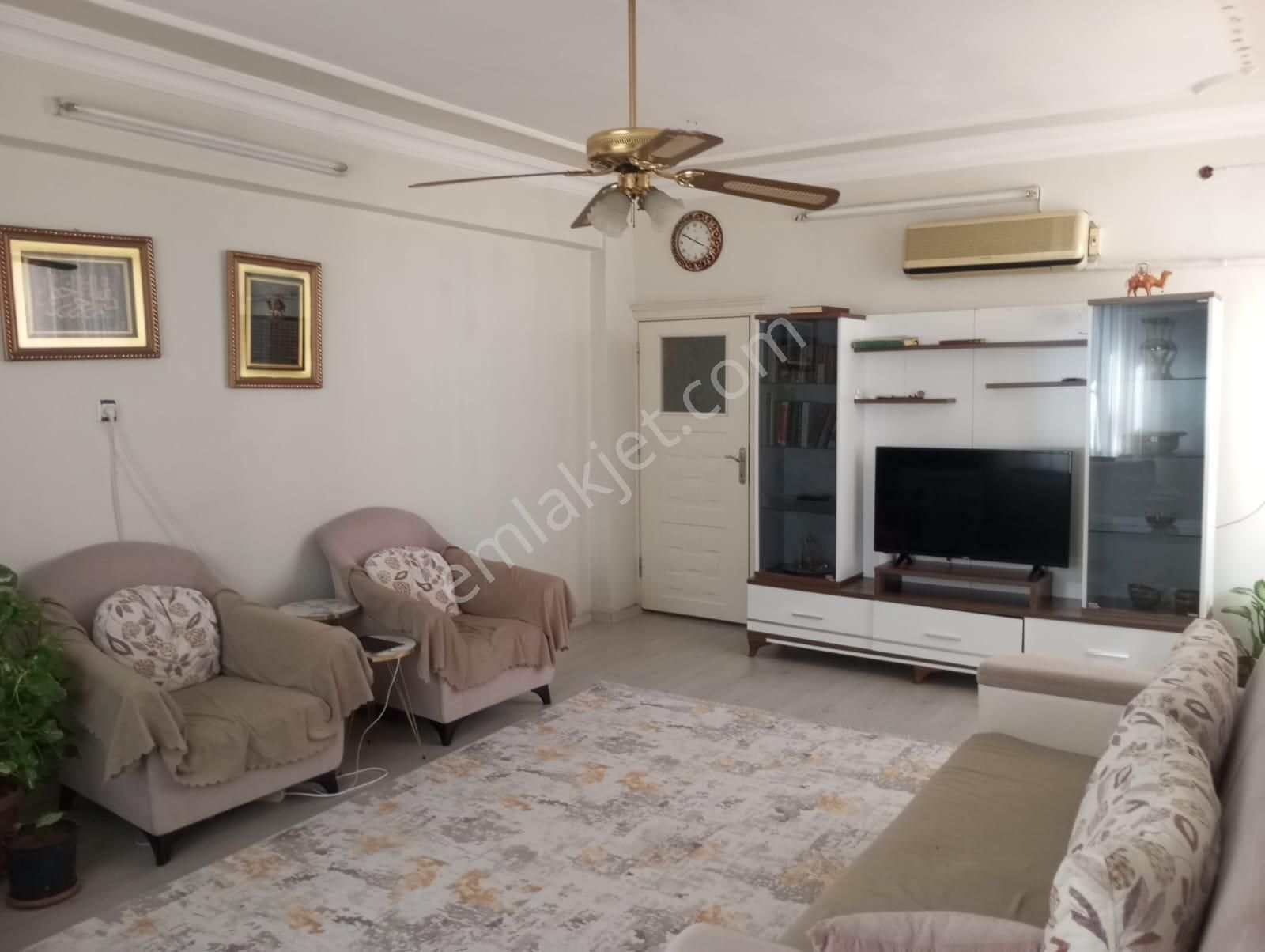 Babacandan Selahaddin Eyyübide Doğalgazlı-parkeli 2+1 Daire