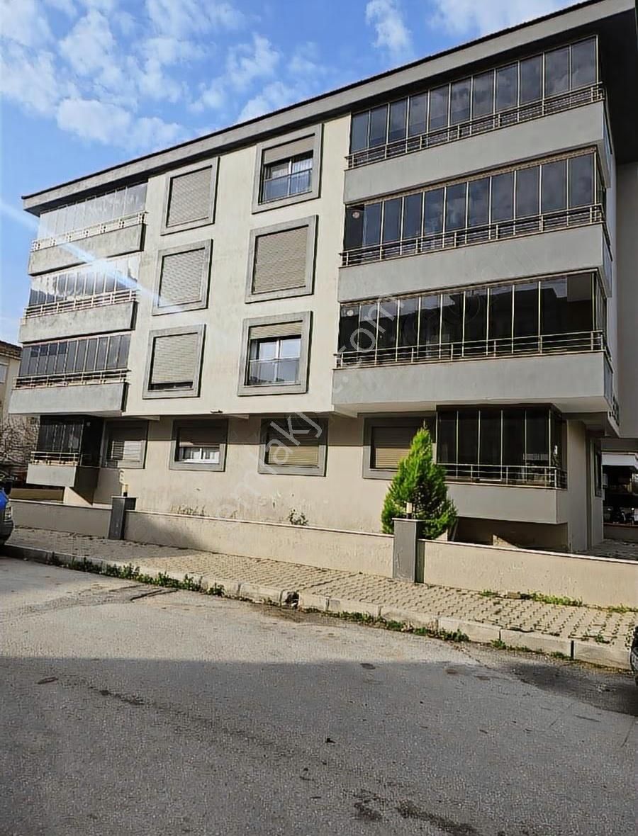 Tire Arslan Emlaktan Atatürk Mh.gölet Yakını Kiralık Daire