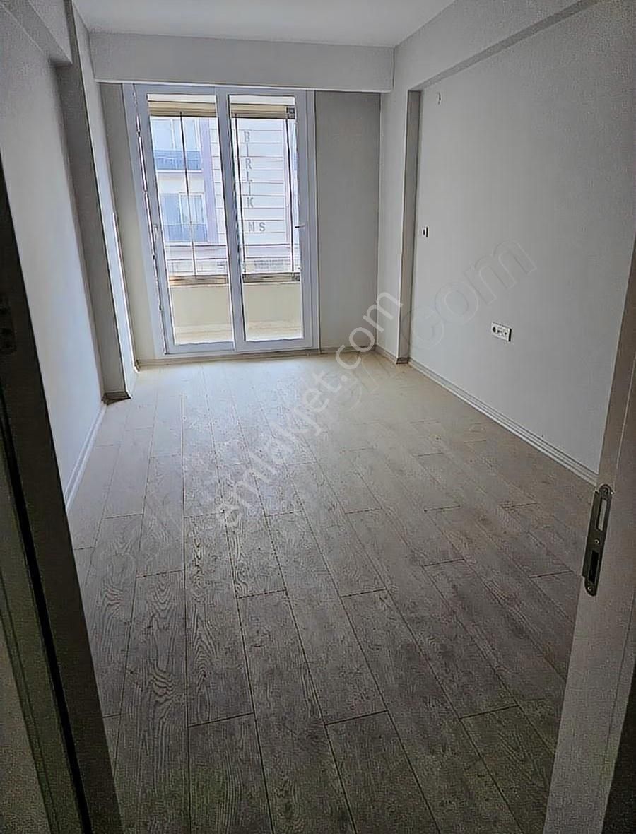 Tire Arslan Emlaktan Atatürk Mh.gölet Yakını Kiralık Daire - Görsel 12