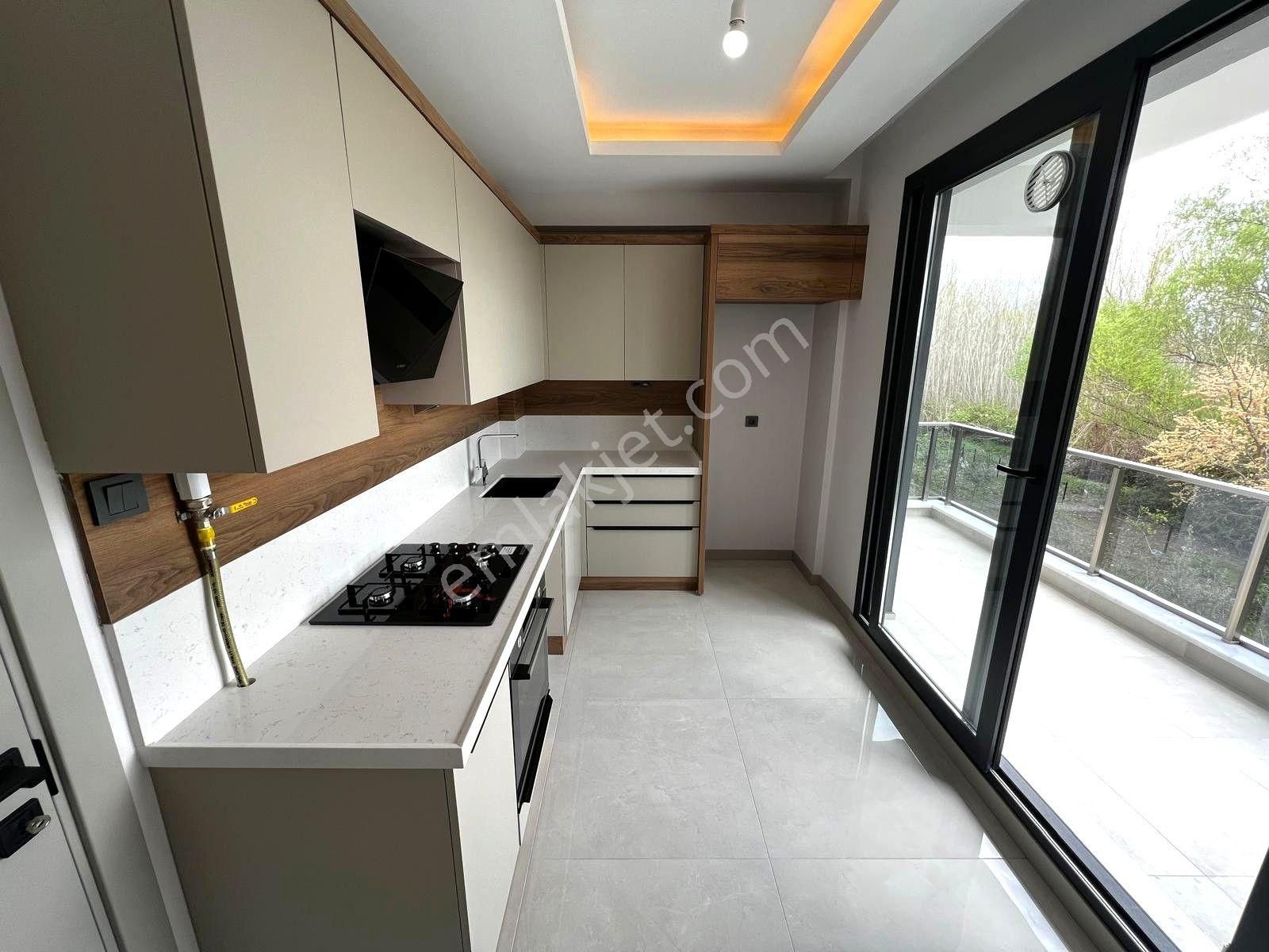 Yiğit'ten Kazdağı Manzaralı İç Mimari Dizaynı İle 2+1 Daire