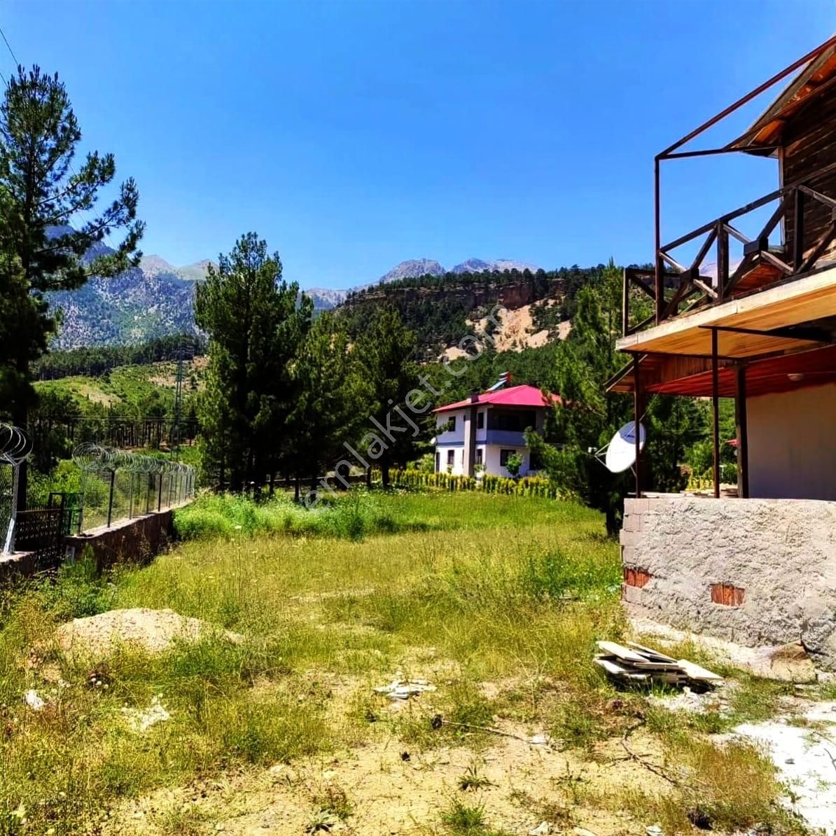 Kar Emlaktan Akçatekir Alpaslanda Çevre Duvarı Yapılı 370 M2 Satılık Arsa