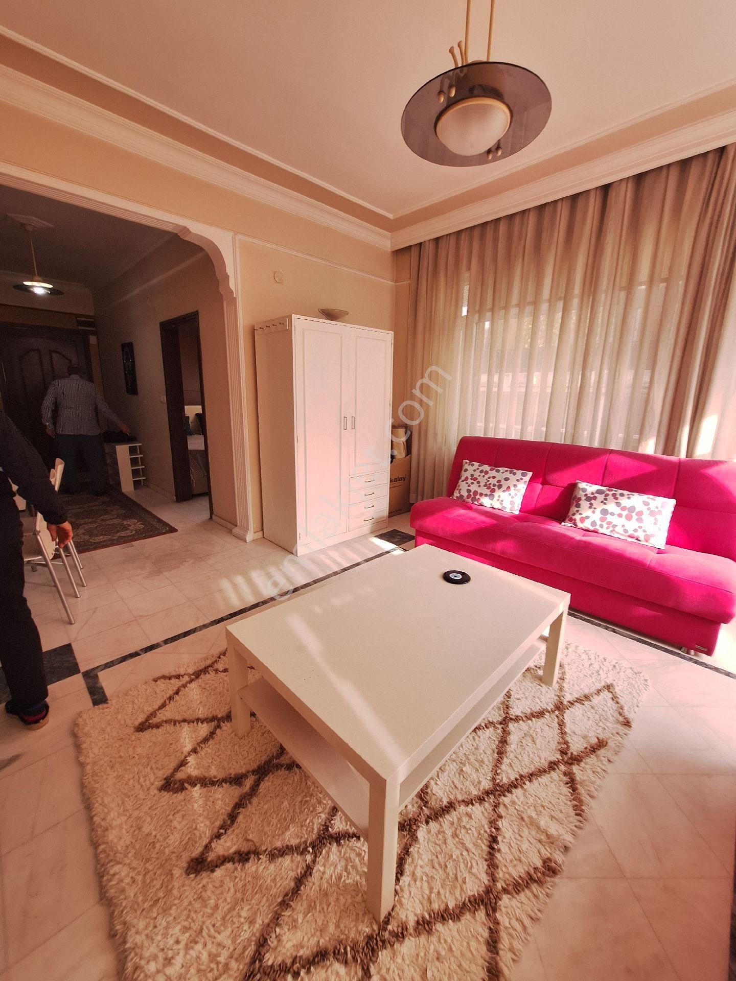 Sarıyer Büyükdere'de Kiralık Eşyalı Daire Bir Artı Bir Cadde Üzerinde - Görsel 4