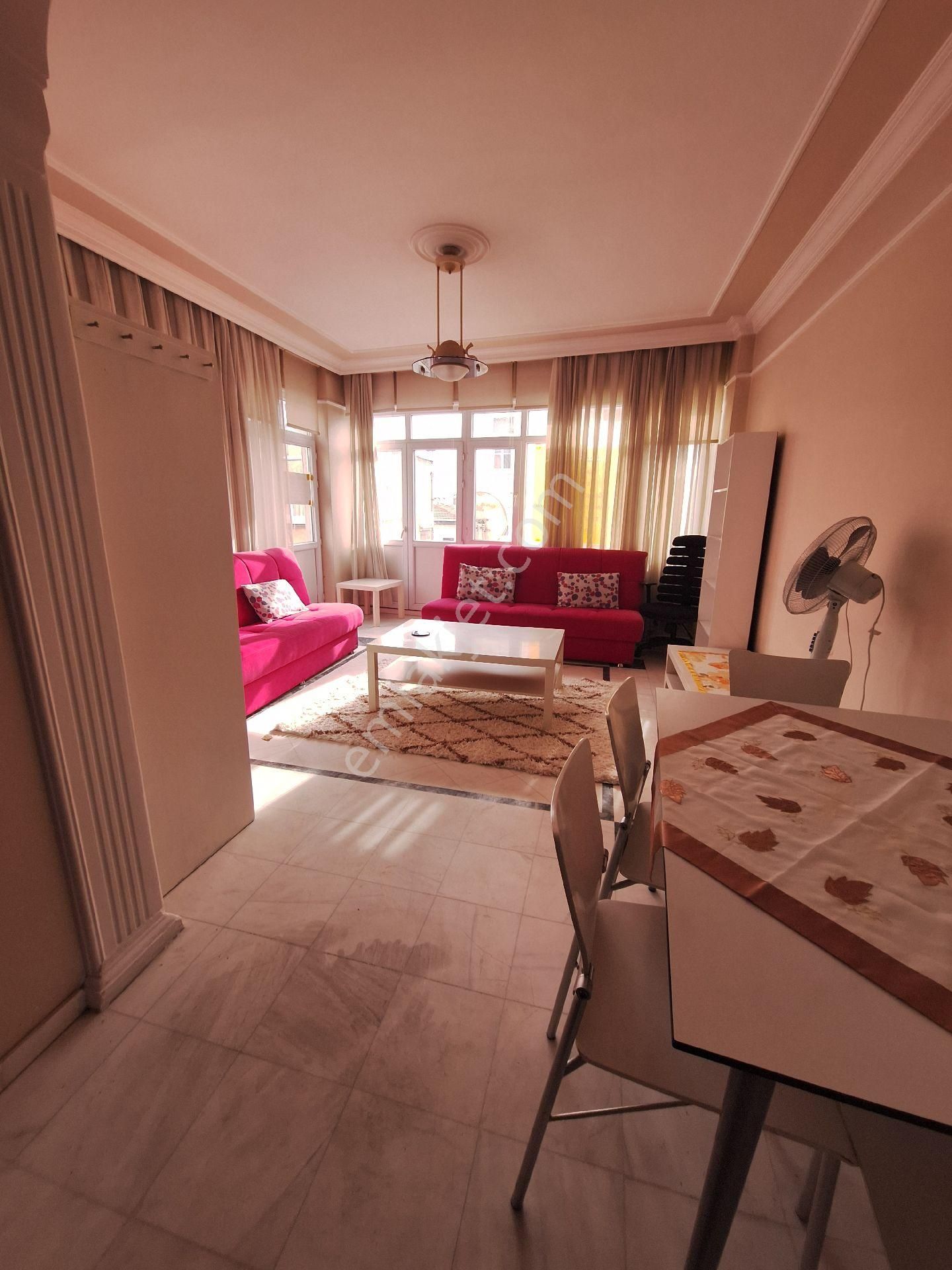 Sarıyer Büyükdere'de Kiralık Eşyalı Daire Bir Artı Bir Cadde Üzerinde - Görsel 3